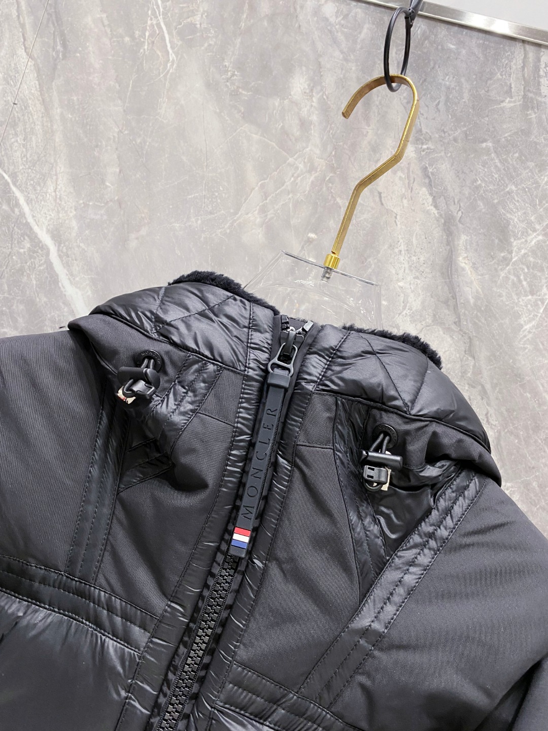 特级羽绒⬆️ Moncler Grenoble男士Morgins羊毛皮拼接里羽绒服.高端单品.原版购入开