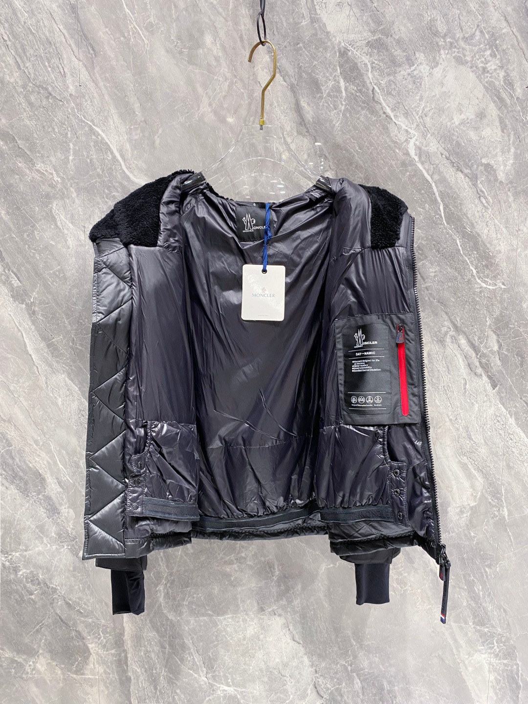 特级羽绒⬆️ Moncler Grenoble男士Morgins羊毛皮拼接里羽绒服.高端单品.原版购入开