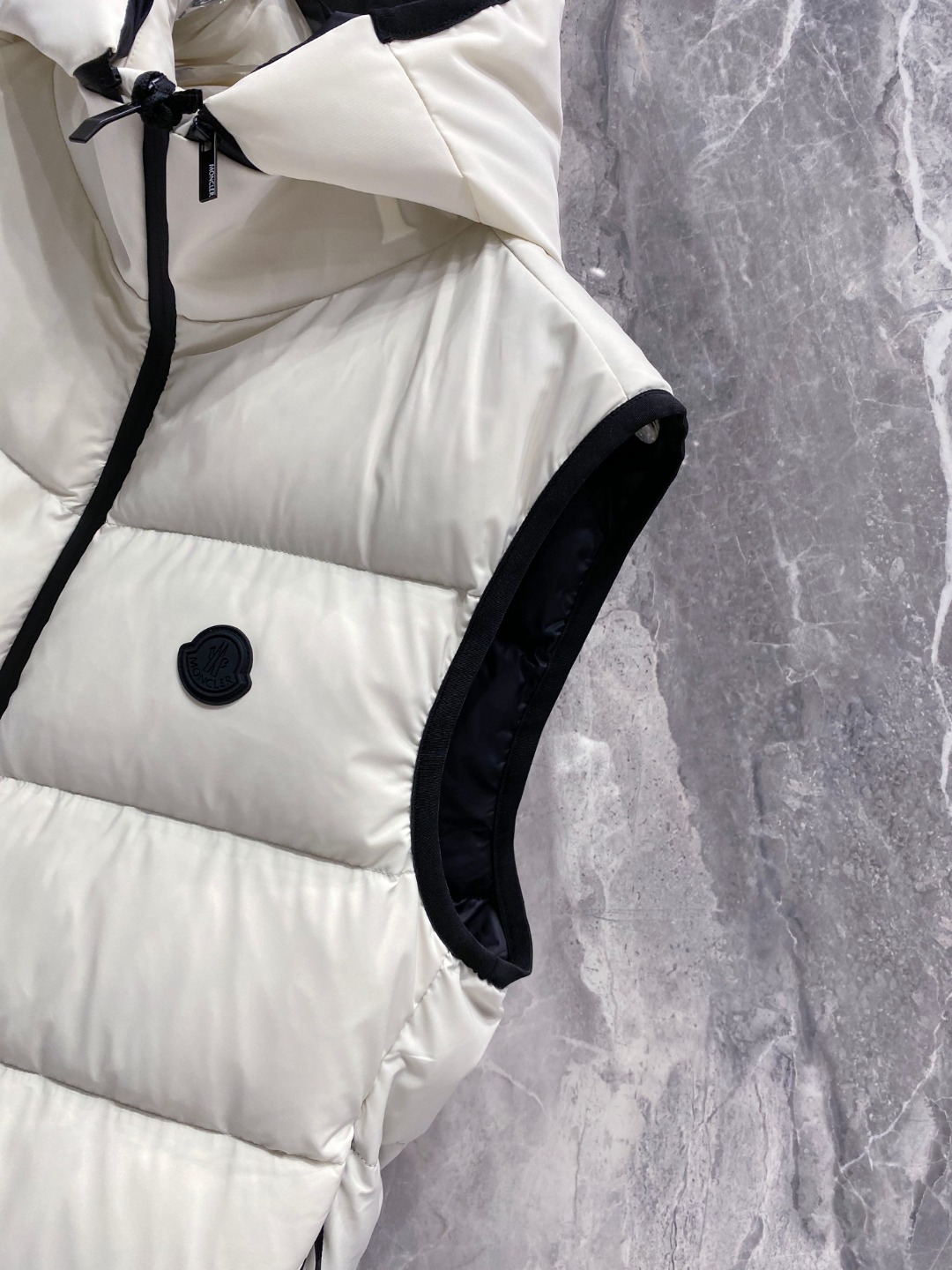 Moncler Valmasque蒙口男士可拆卸兜帽羽绒马甲.原版购入开发.特级鹅绒填充➕原厂替换面料➕