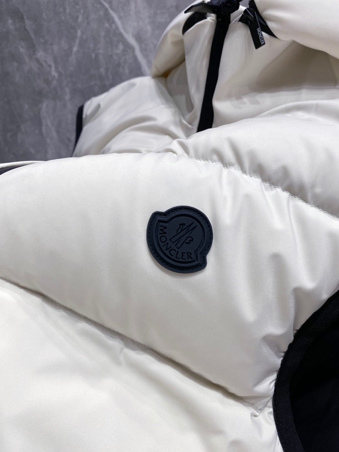 Moncler Valmasque蒙口男士可拆卸兜帽羽绒马甲.原版购入开发.特级鹅绒填充➕原厂替换面料➕