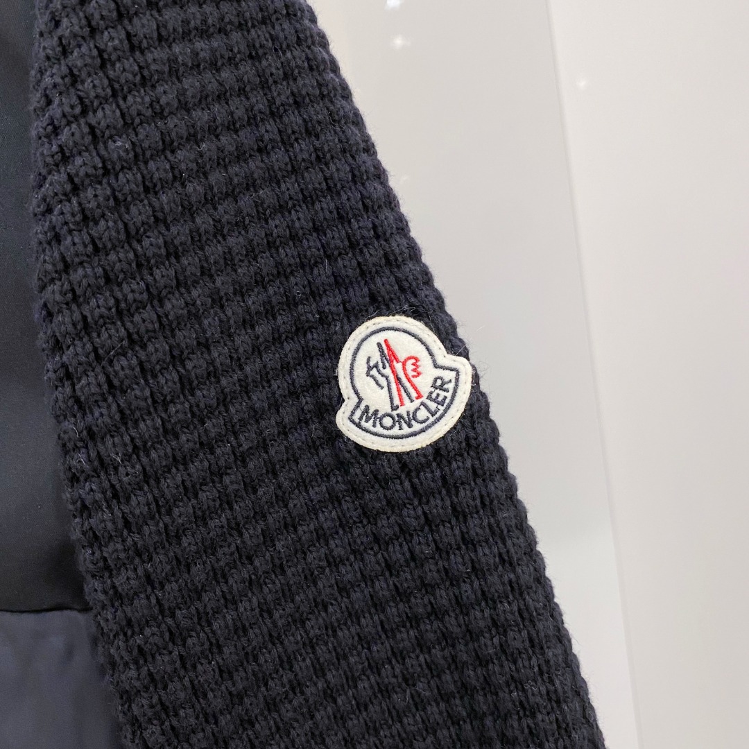 Moncler 蒙口 2025年秋冬新款羽绒服，针织连帽拼接羽绒服采用新国标95白鸭绒，秋冬新品内搭神器