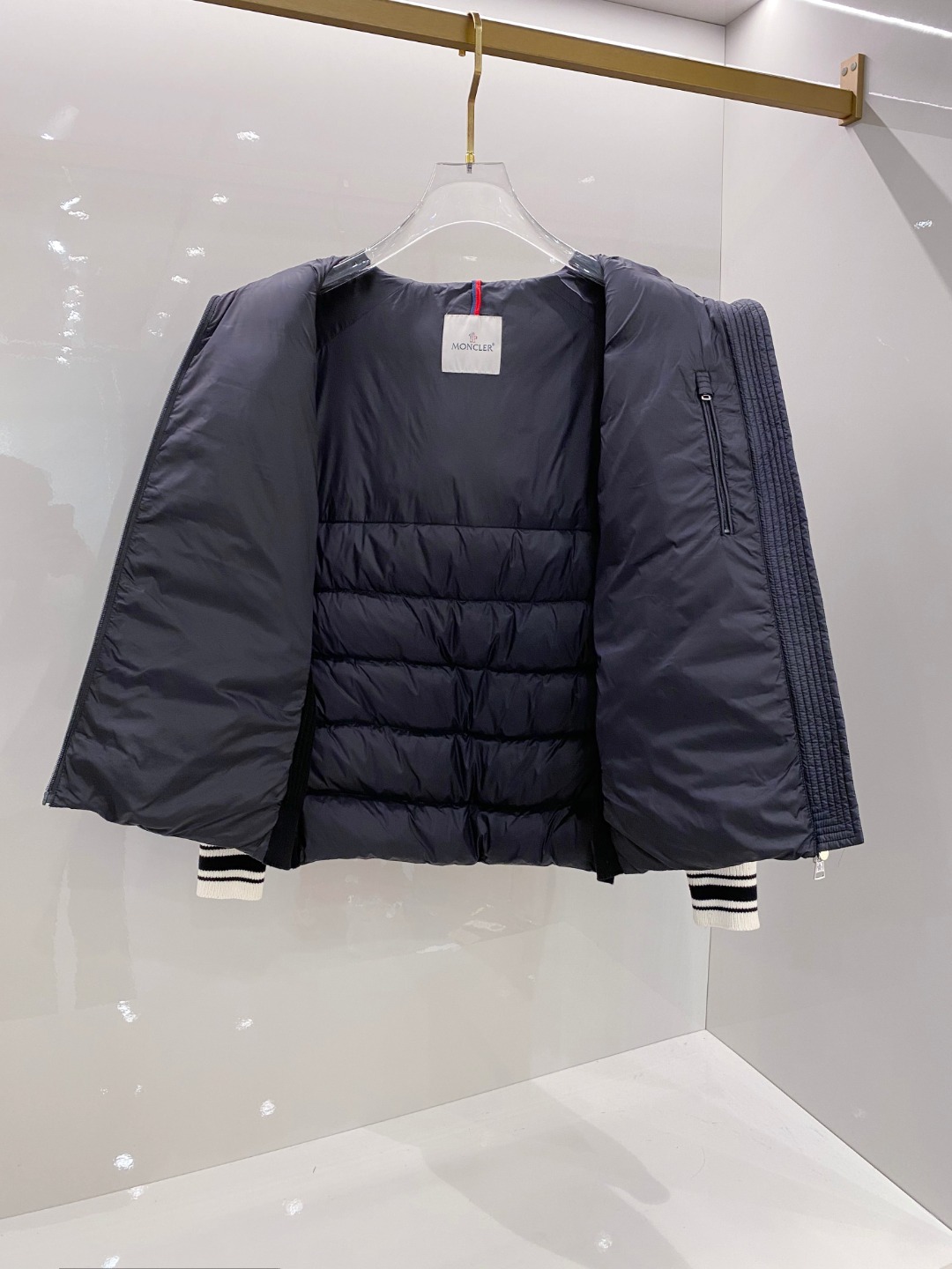 Moncler 蒙口 2025年秋冬新款羽绒服，针织连帽拼接羽绒服采用新国标95白鸭绒，秋冬新品内搭神器