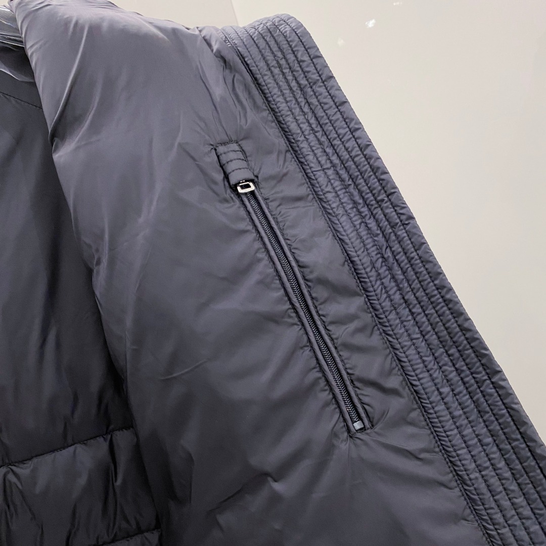 Moncler 蒙口 2025年秋冬新款羽绒服，针织连帽拼接羽绒服采用新国标95白鸭绒，秋冬新品内搭神器