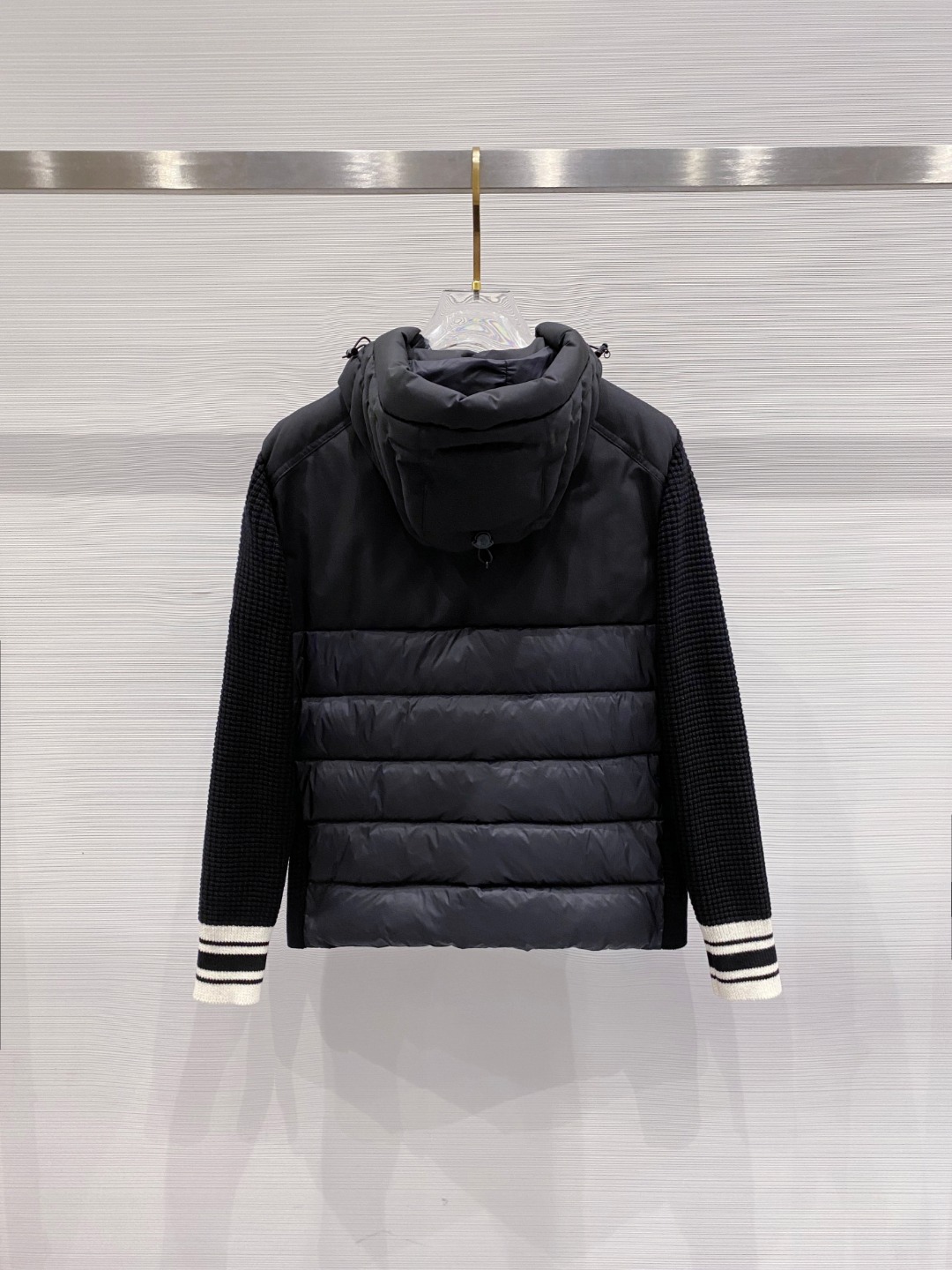 Moncler 蒙口 2025年秋冬新款羽绒服，针织连帽拼接羽绒服采用新国标95白鸭绒，秋冬新品内搭神器