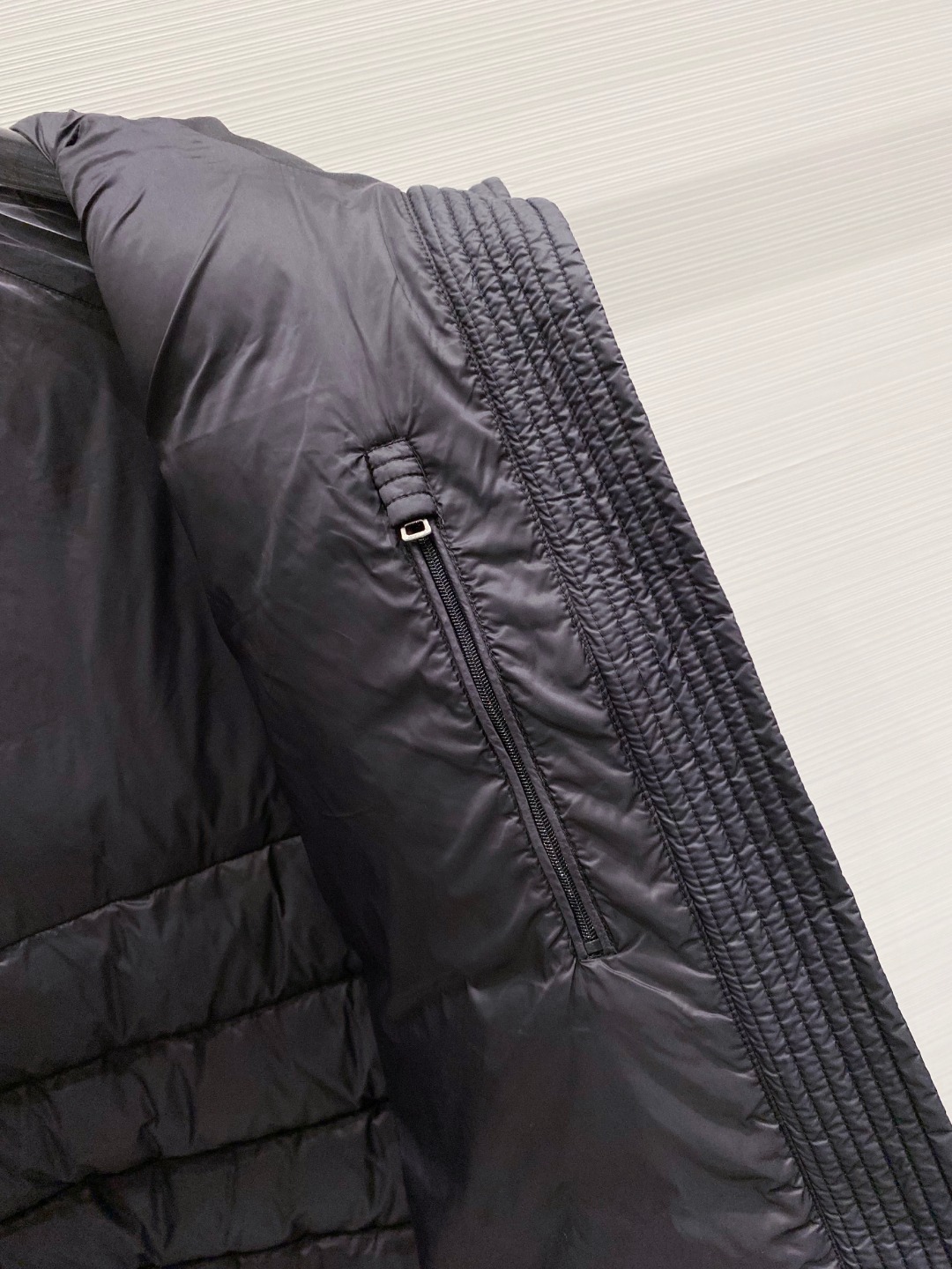 Moncler 蒙口 2025年秋冬新款羽绒服，针织连帽拼接羽绒服采用新国标95白鸭绒，秋冬新品内搭神器