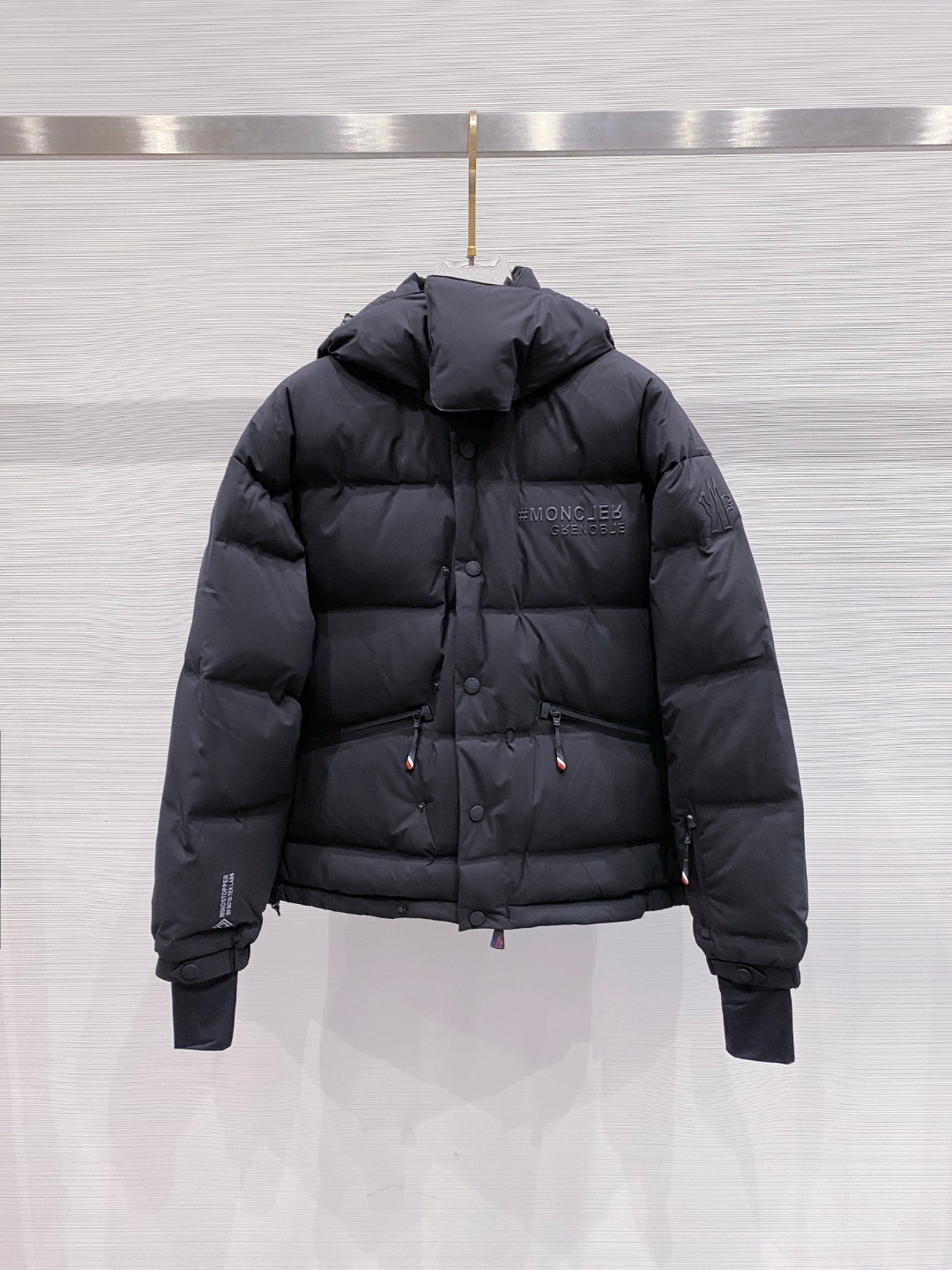 Moncler Grenoble蒙口2025fw秋冬系列Caraia（渠道臻品）男士压胶滑雪夹克.双重压