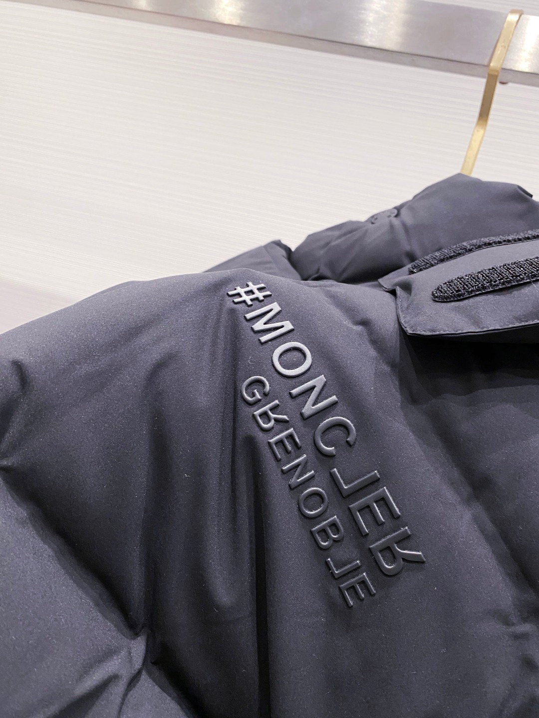 Moncler Grenoble蒙口2025fw秋冬系列Caraia（渠道臻品）男士压胶滑雪夹克.双重压