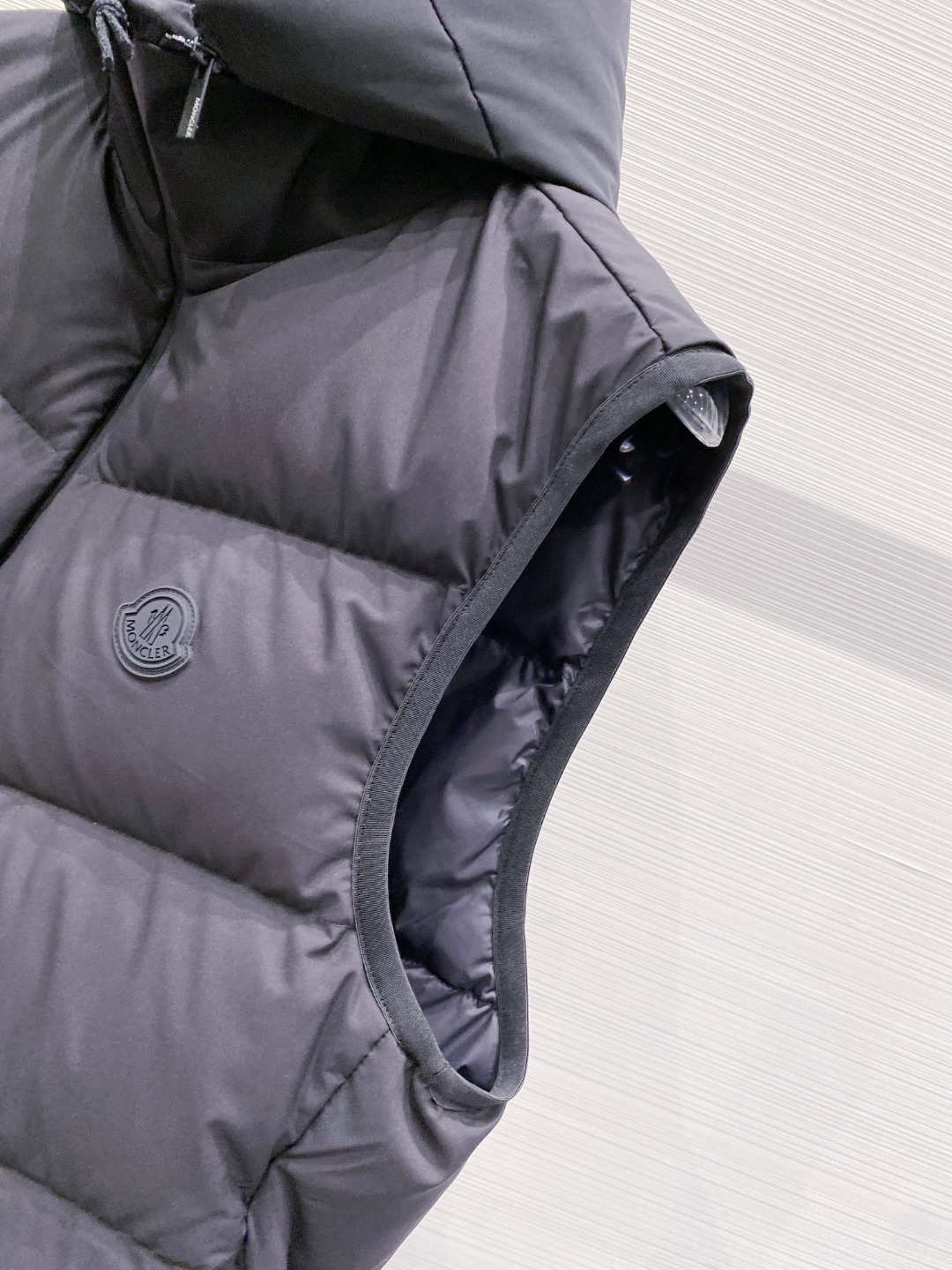 Moncler Valmasque蒙口男士可拆卸兜帽羽绒马甲.原版购入开发.特级鹅绒填充➕原厂替换面料➕