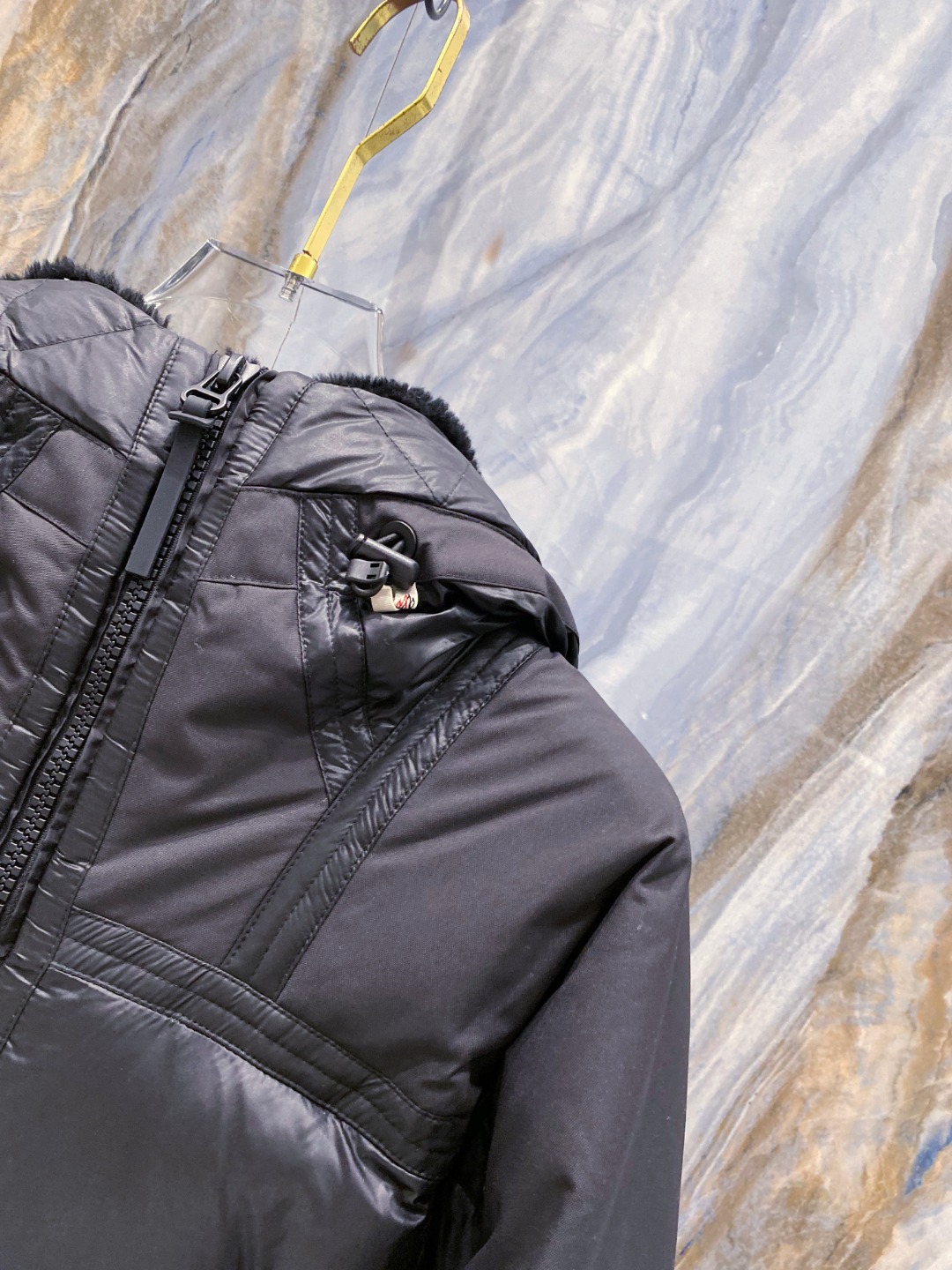 特级羽绒⬆️ Moncler Grenoble男士Morgins羊毛皮拼接里羽绒服.高端单品.原版购入开