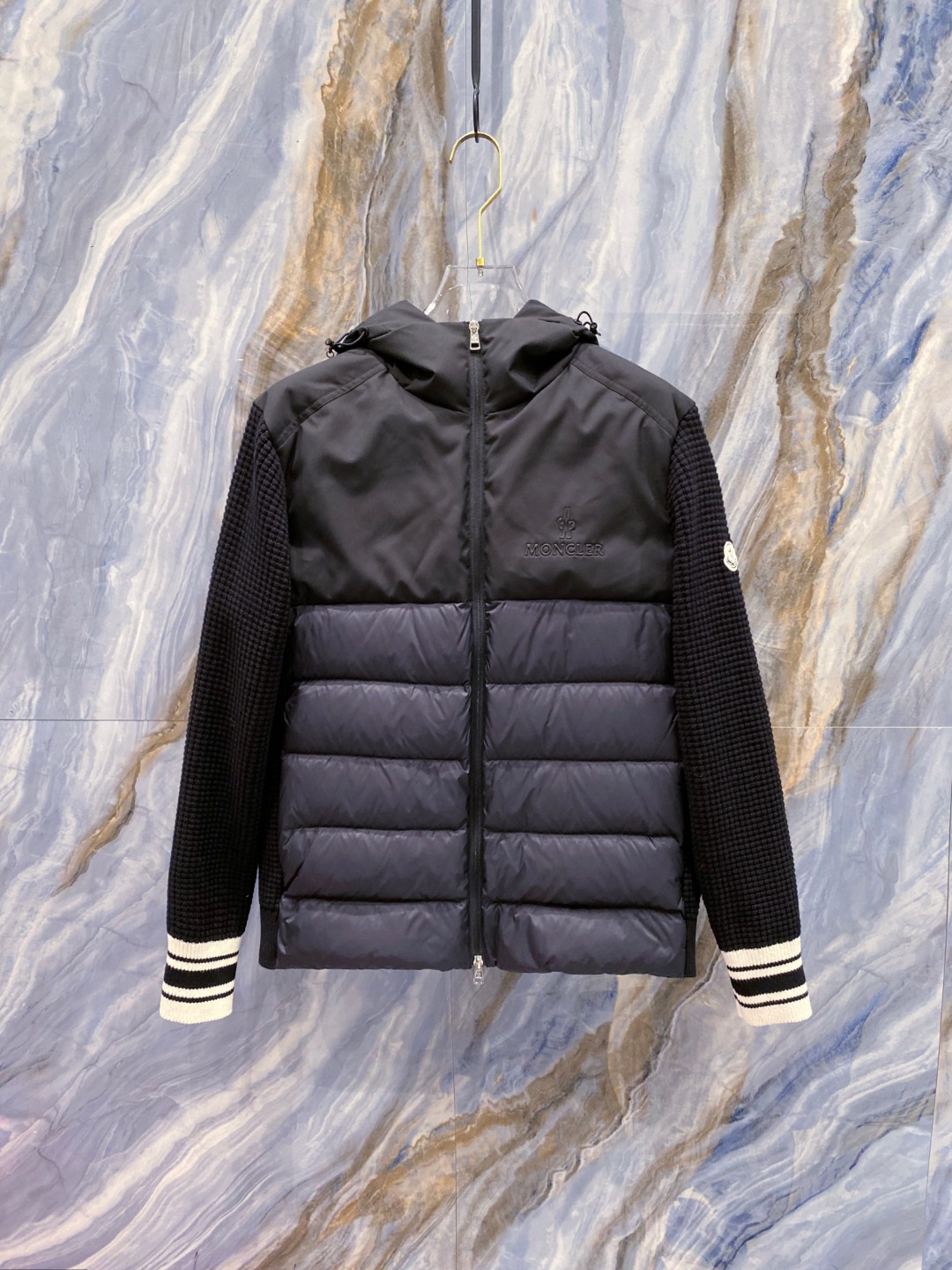 Moncler 蒙口 2025年秋冬新款羽绒服，针织连帽拼接羽绒服采用新国标95白鸭绒，秋冬新品内搭神器