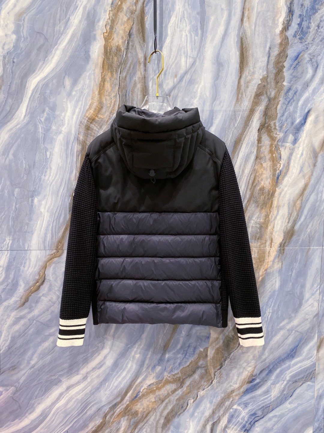 Moncler 蒙口 2025年秋冬新款羽绒服，针织连帽拼接羽绒服采用新国标95白鸭绒，秋冬新品内搭神器