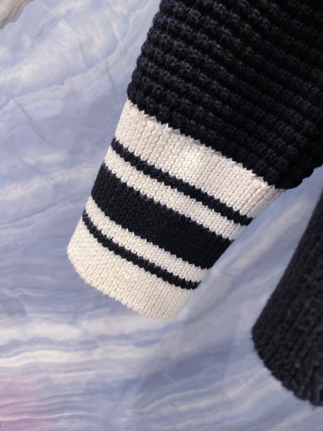 Moncler 蒙口 2025年秋冬新款羽绒服，针织连帽拼接羽绒服采用新国标95白鸭绒，秋冬新品内搭神器