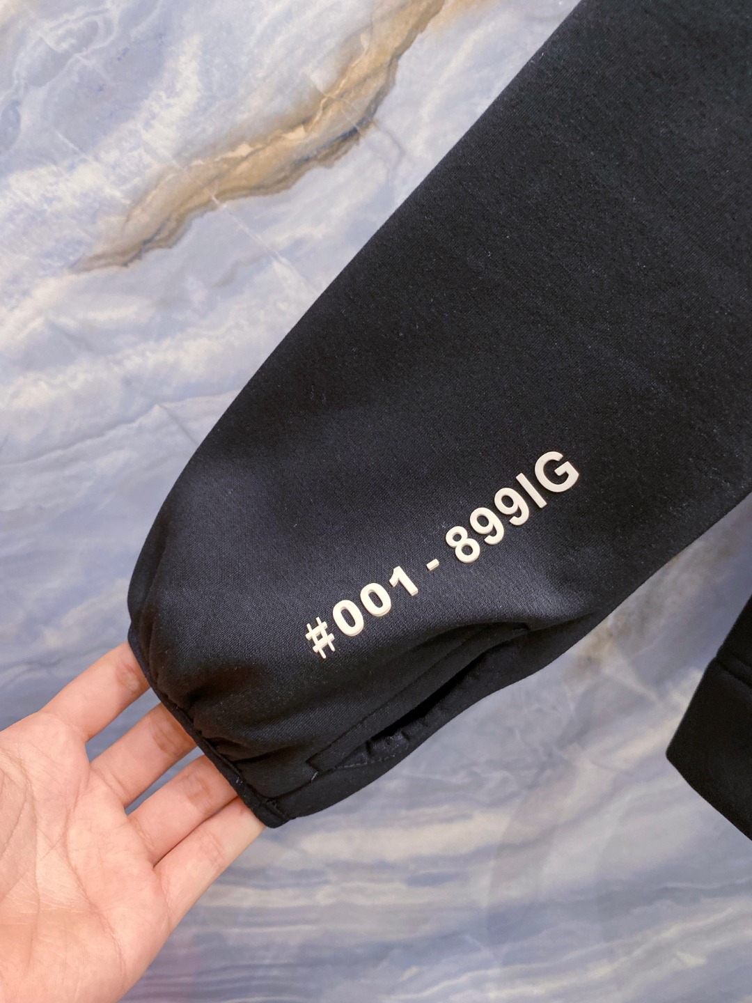 Moncler 蒙口 FW2025新款连帽拼羽绒夹克外套。经典款，一件难求。采用原版定制面料，正身充90