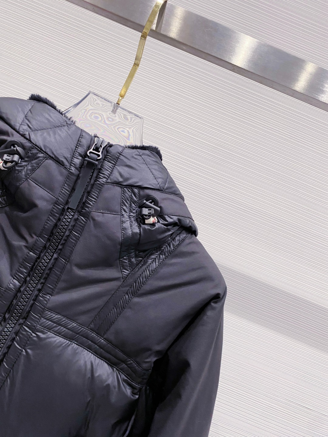 特级羽绒⬆️ Moncler Grenoble男士Morgins羊毛皮拼接里羽绒服.高端单品.原版购入开