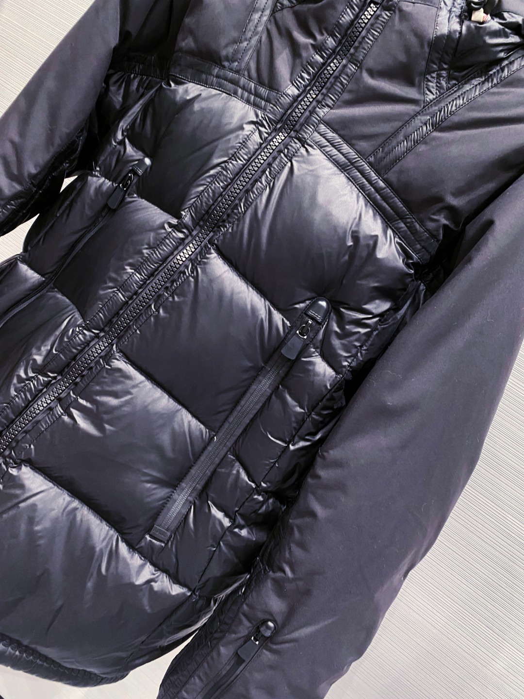 特级羽绒⬆️ Moncler Grenoble男士Morgins羊毛皮拼接里羽绒服.高端单品.原版购入开