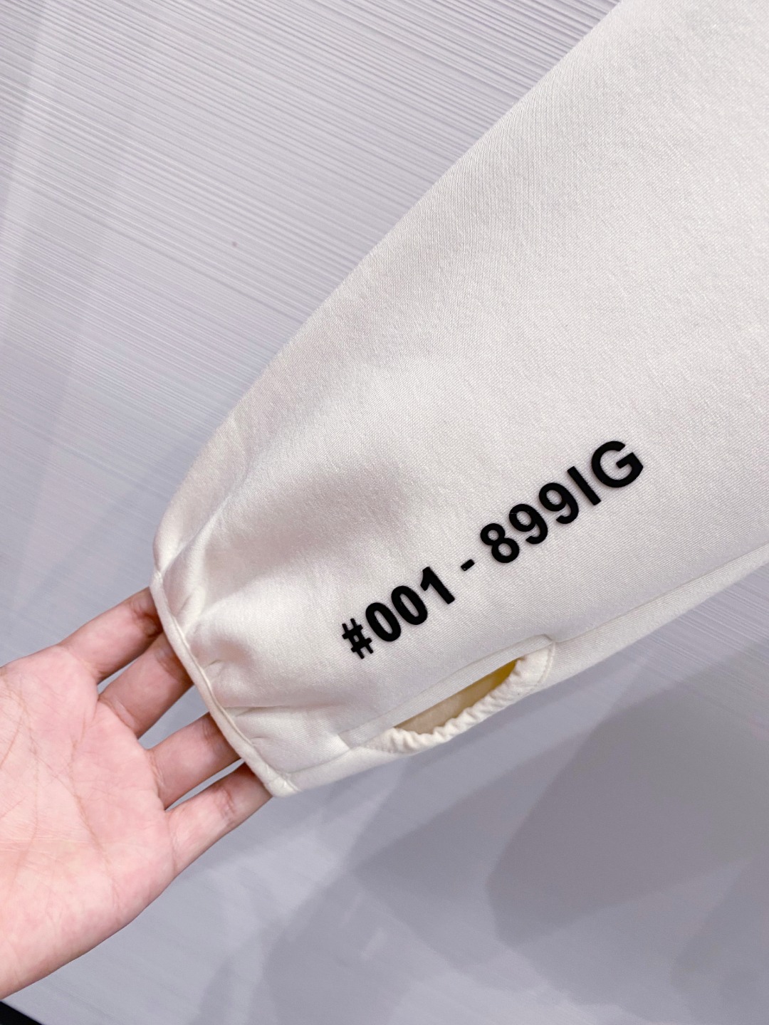 Moncler 蒙口 FW2025新款连帽拼羽绒夹克外套。经典款，一件难求。采用原版定制面料，正身充90