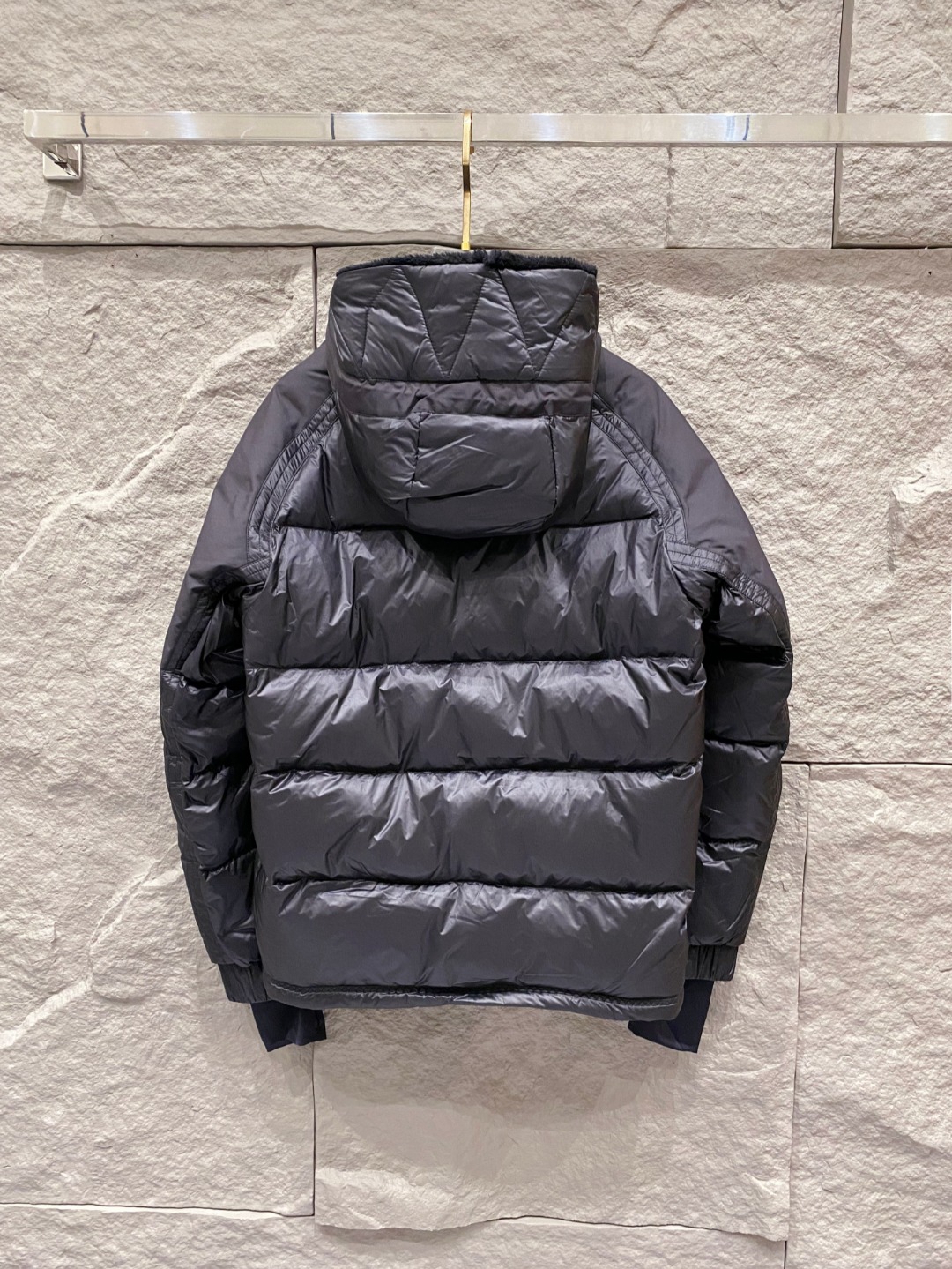 特级羽绒⬆️ Moncler Grenoble男士Morgins羊毛皮拼接里羽绒服.高端单品.原版购入开