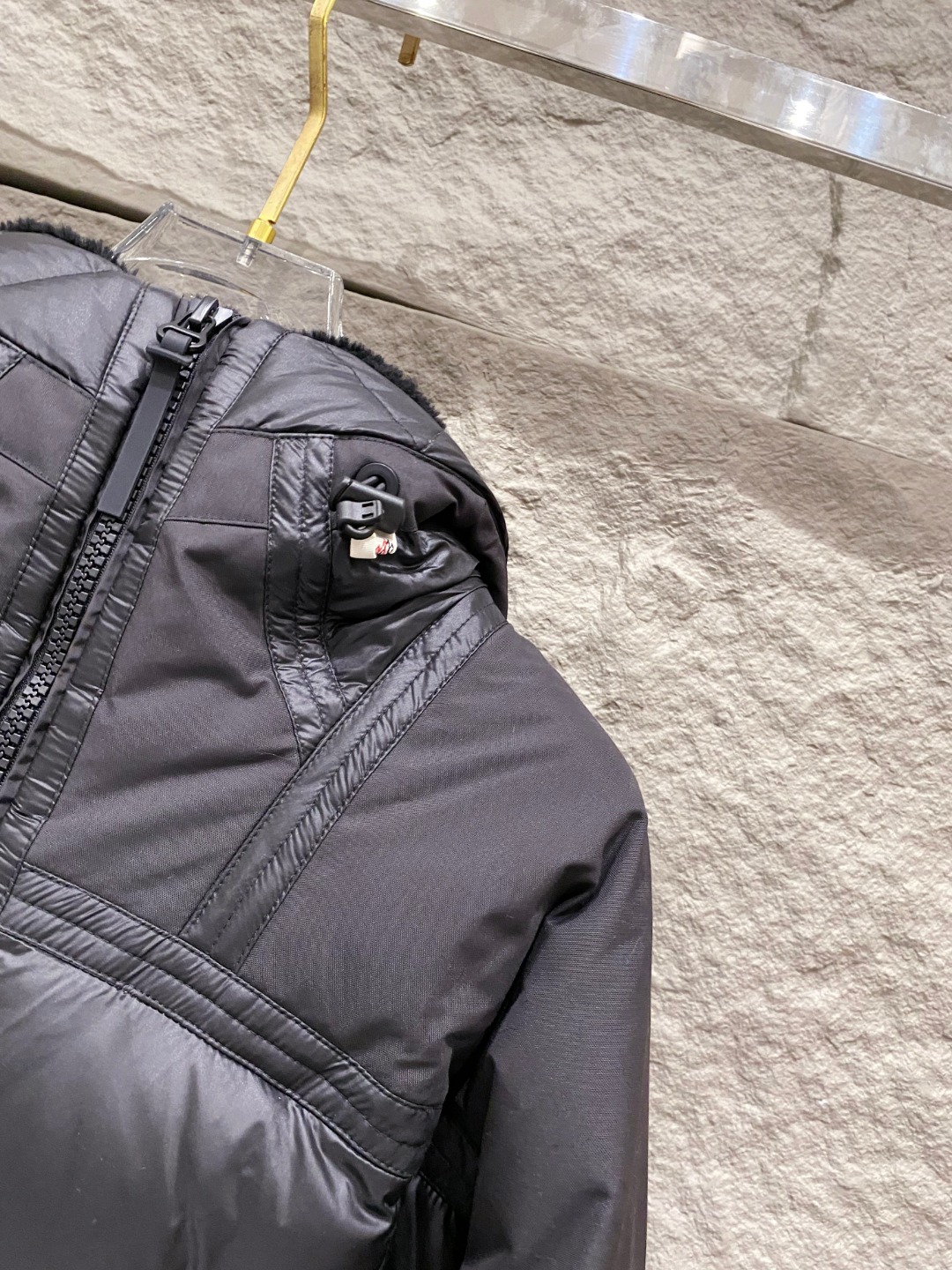 特级羽绒⬆️ Moncler Grenoble男士Morgins羊毛皮拼接里羽绒服.高端单品.原版购入开