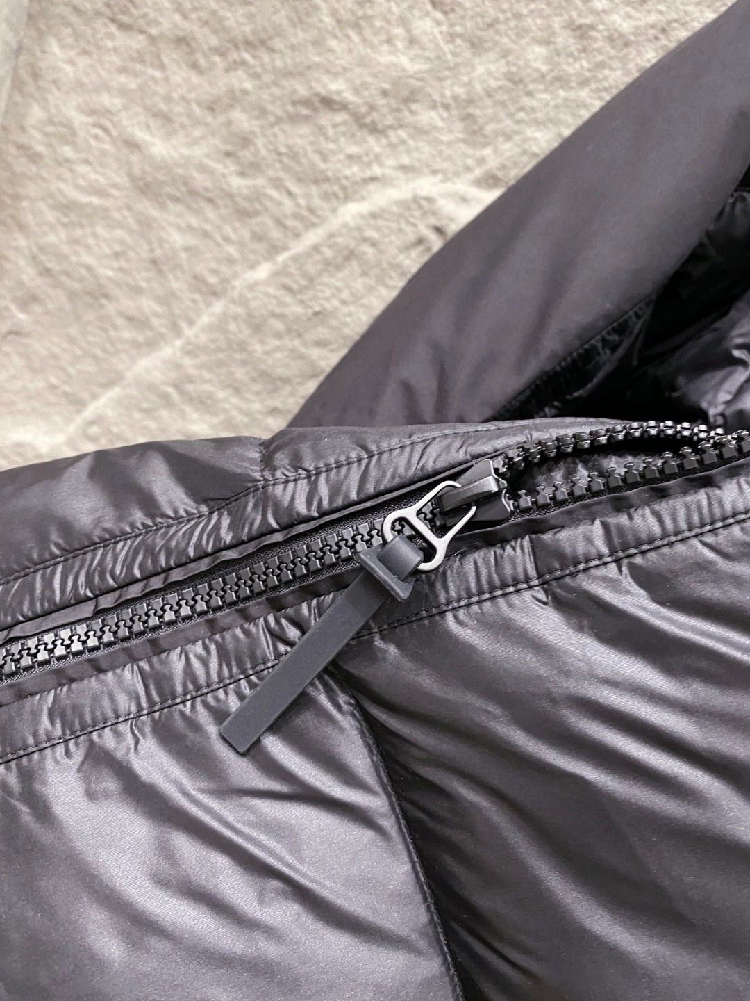 特级羽绒⬆️ Moncler Grenoble男士Morgins羊毛皮拼接里羽绒服.高端单品.原版购入开