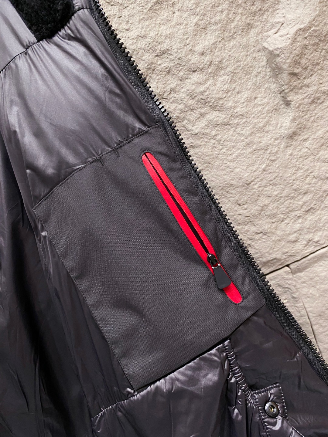 特级羽绒⬆️ Moncler Grenoble男士Morgins羊毛皮拼接里羽绒服.高端单品.原版购入开