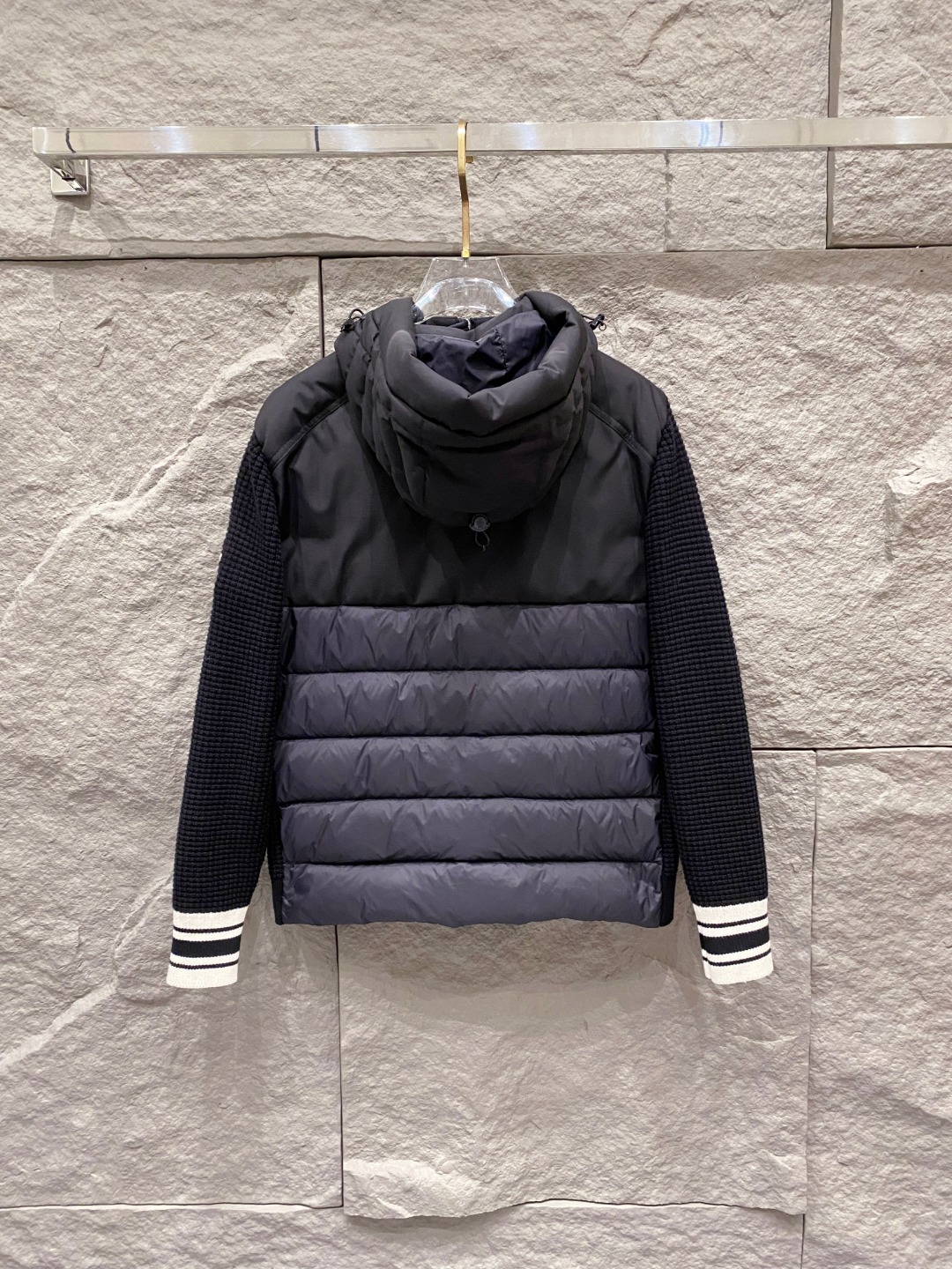 Moncler 蒙口 2025年秋冬新款羽绒服，针织连帽拼接羽绒服采用新国标95白鸭绒，秋冬新品内搭神器