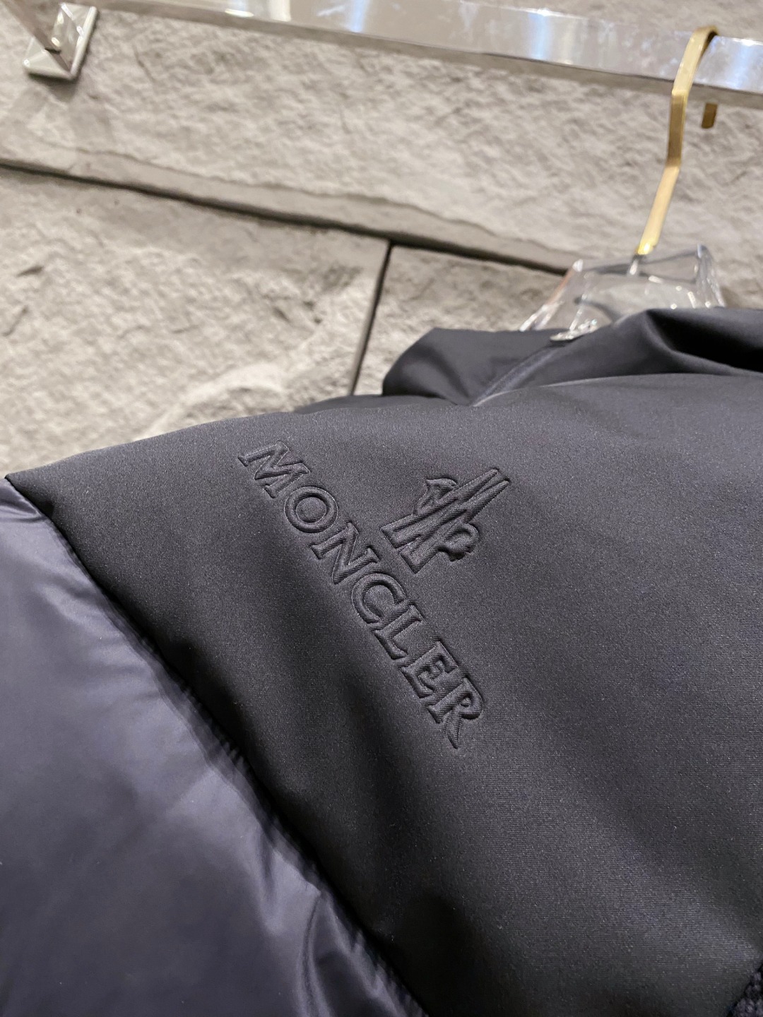 Moncler 蒙口 2025年秋冬新款羽绒服，针织连帽拼接羽绒服采用新国标95白鸭绒，秋冬新品内搭神器