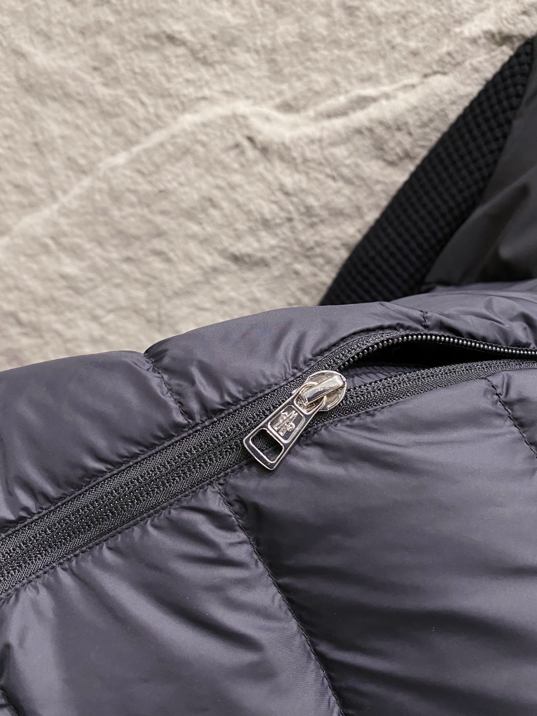 Moncler 蒙口 2025年秋冬新款羽绒服，针织连帽拼接羽绒服采用新国标95白鸭绒，秋冬新品内搭神器