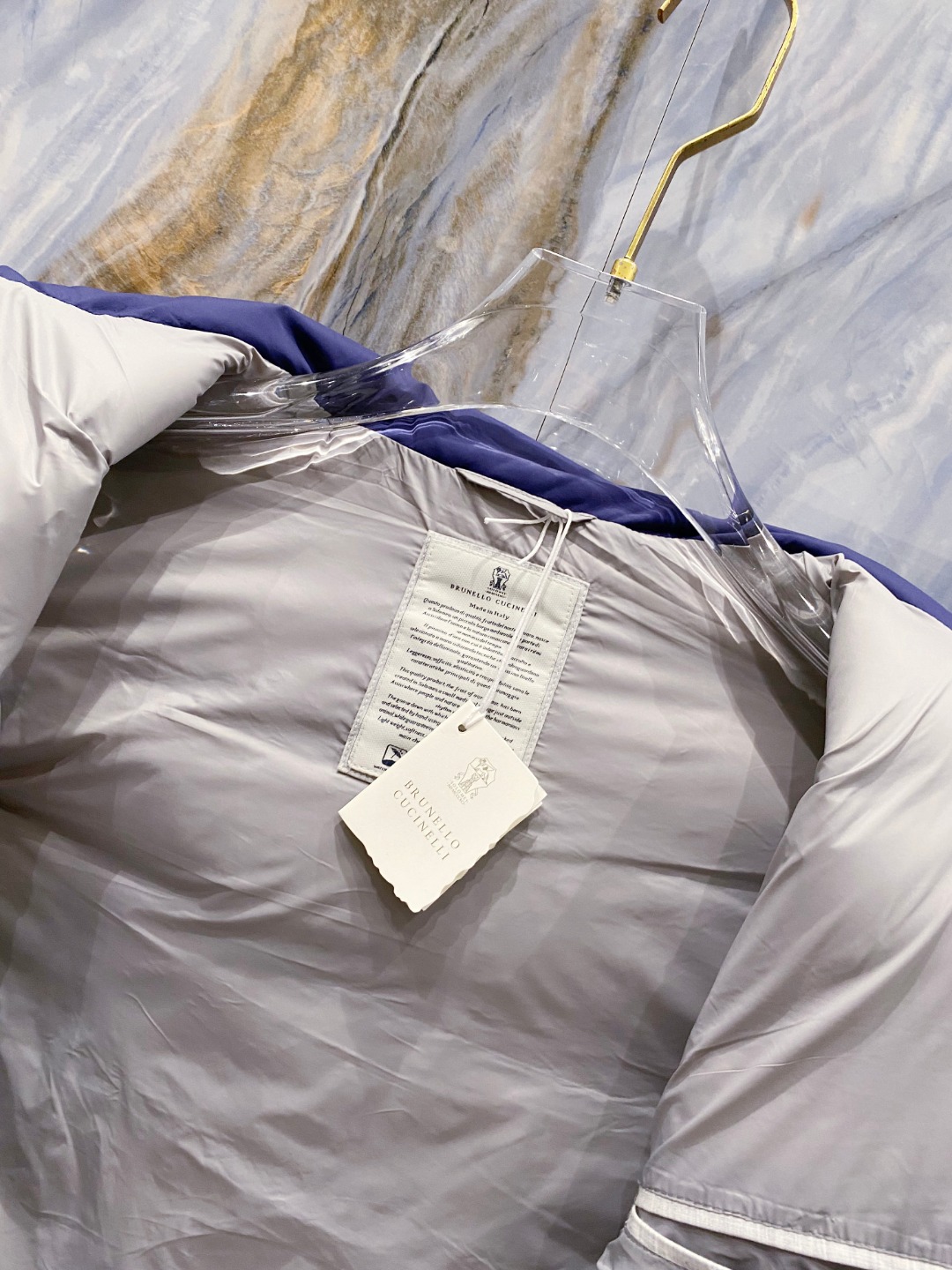 25秋冬新品发布，BC新款羽绒马甲出货，帽子可完全拆卸成立领，所有面料及辅料原版开模订制，质感超强，码数