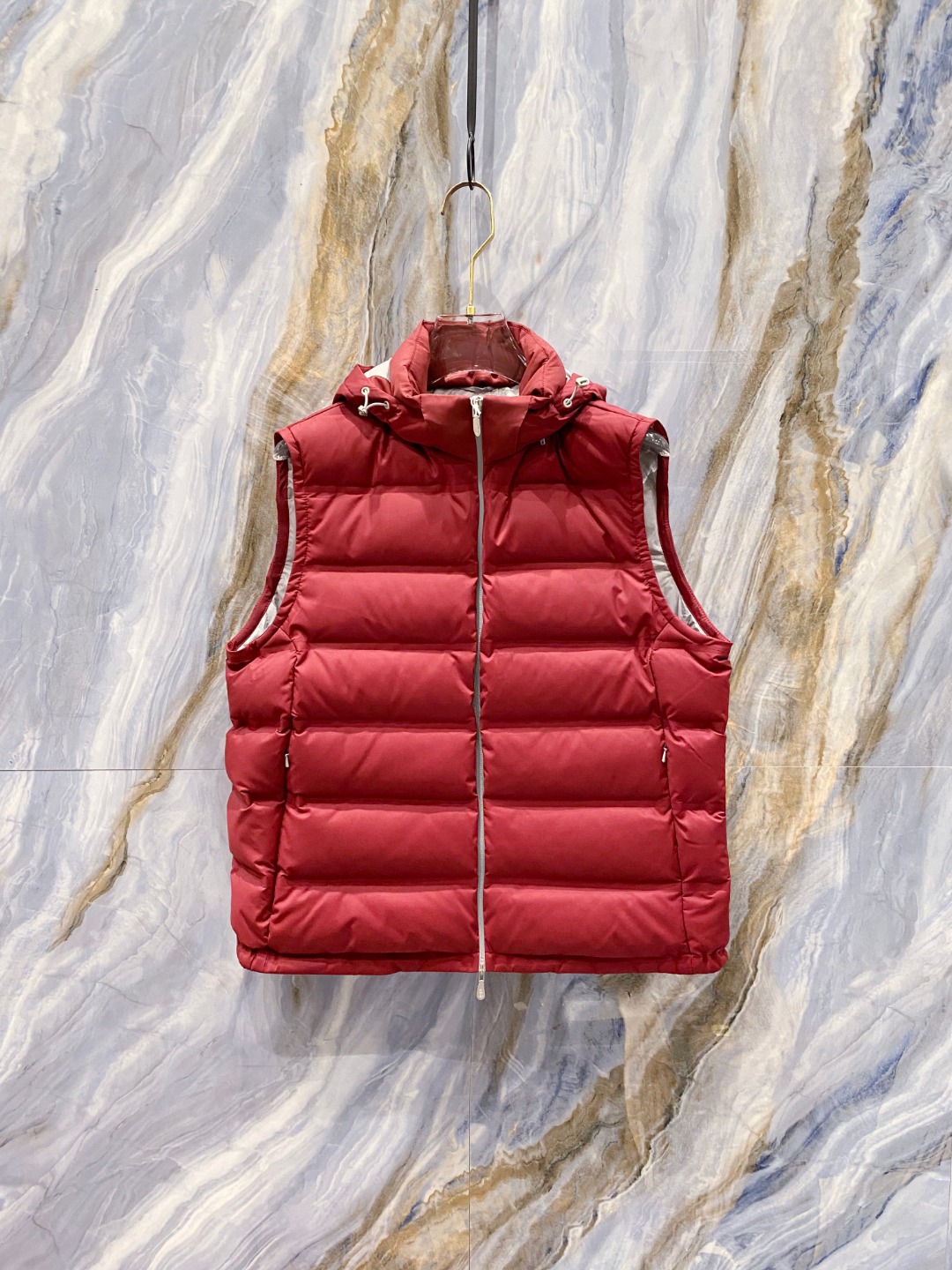 25秋冬新品发布，BC新款羽绒马甲出货，帽子可完全拆卸成立领，所有面料及辅料原版开模订制，质感超强，码数