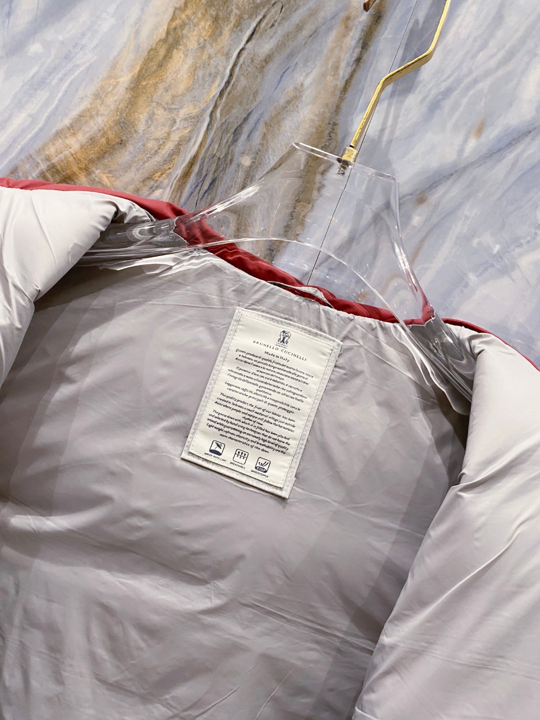 25秋冬新品发布，BC新款羽绒马甲出货，帽子可完全拆卸成立领，所有面料及辅料原版开模订制，质感超强，码数