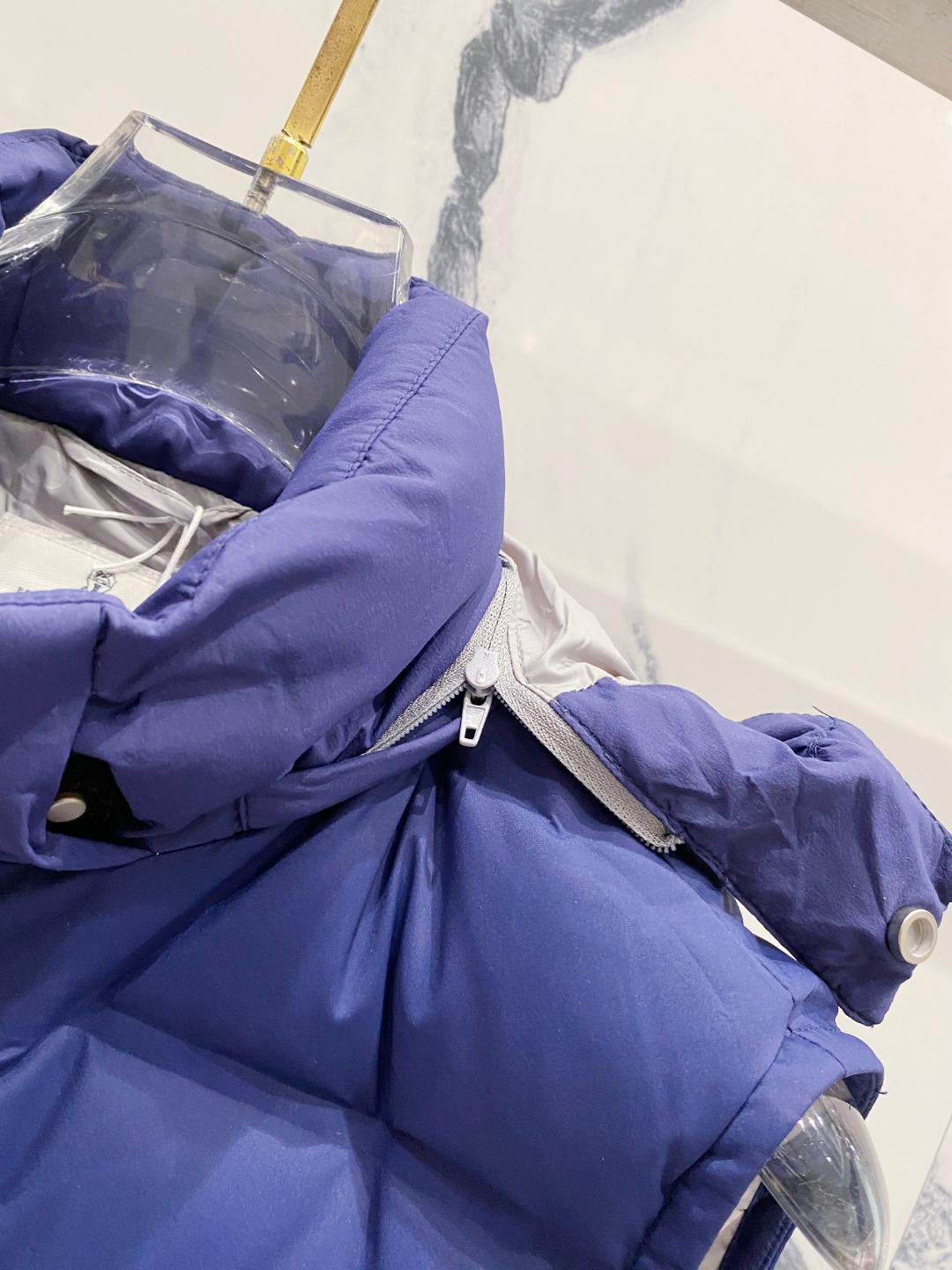 25秋冬新品发布，BC新款羽绒马甲出货，帽子可完全拆卸成立领，所有面料及辅料原版开模订制，质感超强，码数