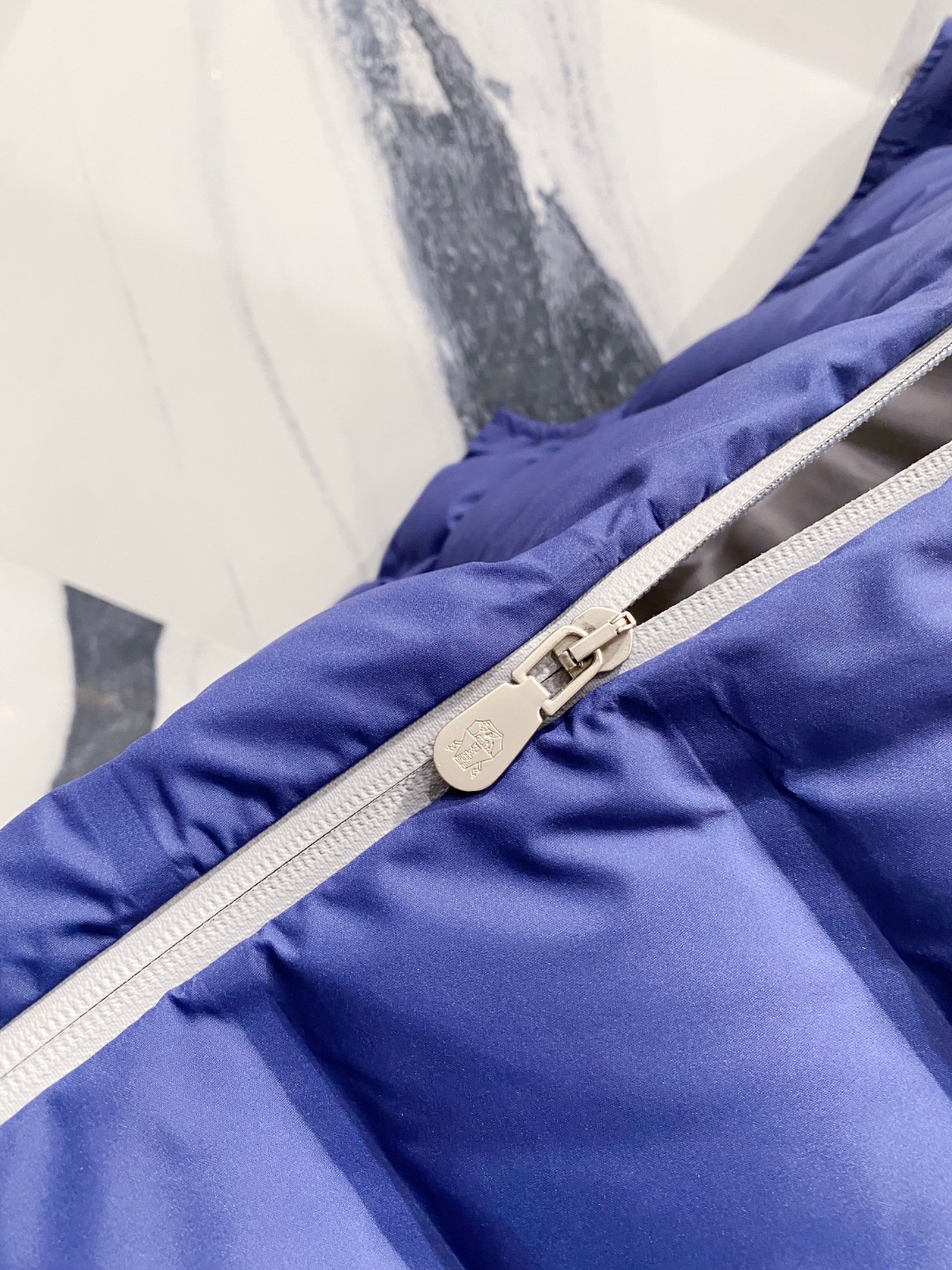 25秋冬新品发布，BC新款羽绒马甲出货，帽子可完全拆卸成立领，所有面料及辅料原版开模订制，质感超强，码数