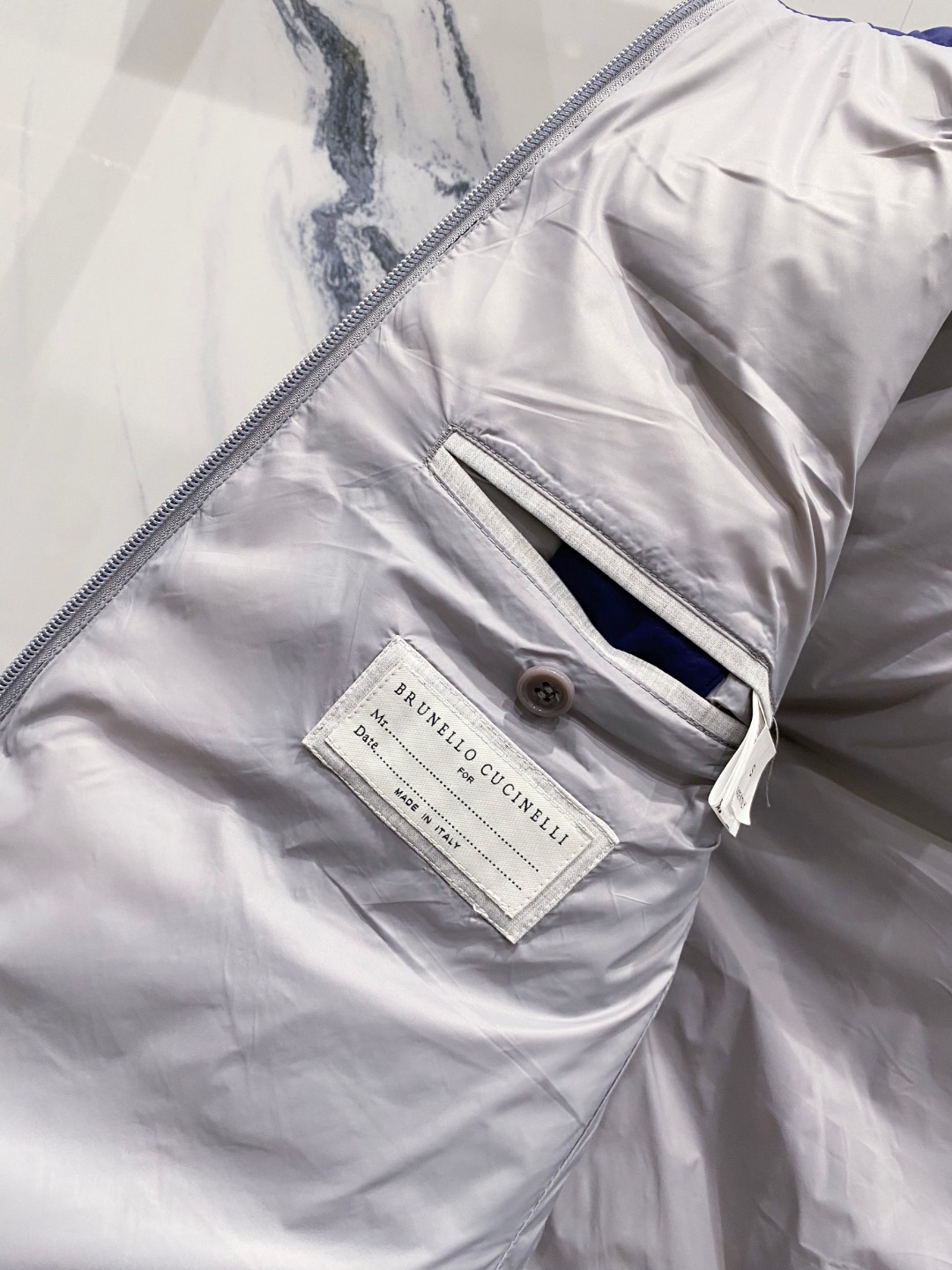 25秋冬新品发布，BC新款羽绒马甲出货，帽子可完全拆卸成立领，所有面料及辅料原版开模订制，质感超强，码数