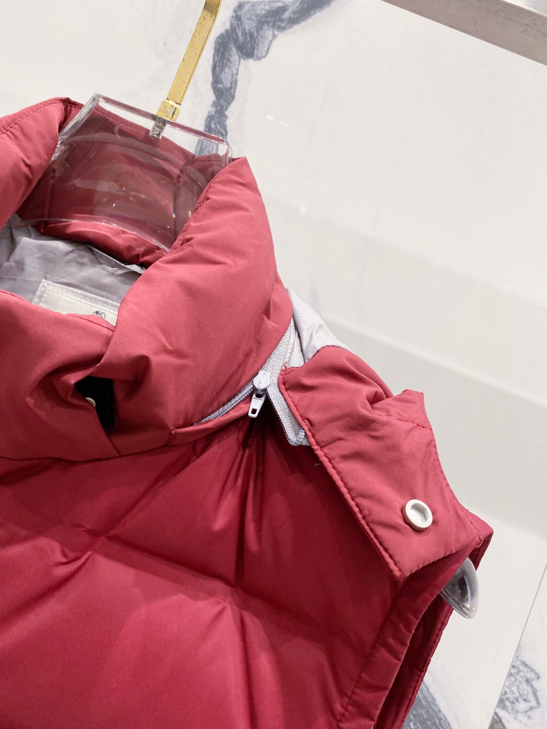 25秋冬新品发布，BC新款羽绒马甲出货，帽子可完全拆卸成立领，所有面料及辅料原版开模订制，质感超强，码数