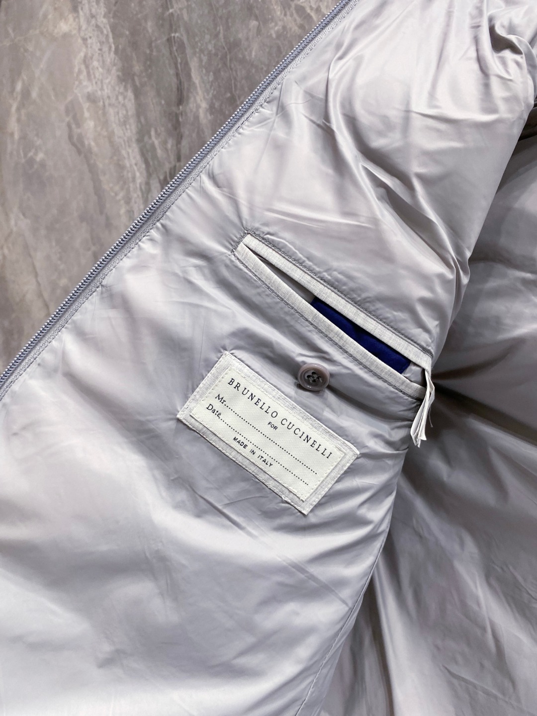 25秋冬新品发布，BC新款羽绒马甲出货，帽子可完全拆卸成立领，所有面料及辅料原版开模订制，质感超强，码数