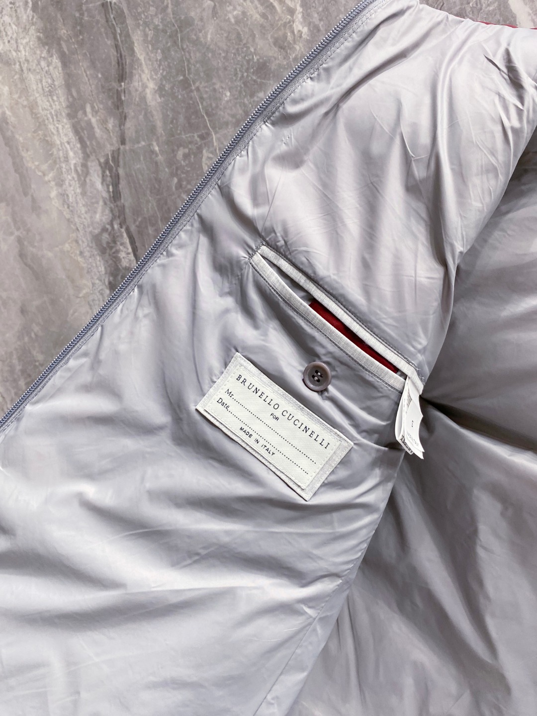 25秋冬新品发布，BC新款羽绒马甲出货，帽子可完全拆卸成立领，所有面料及辅料原版开模订制，质感超强，码数