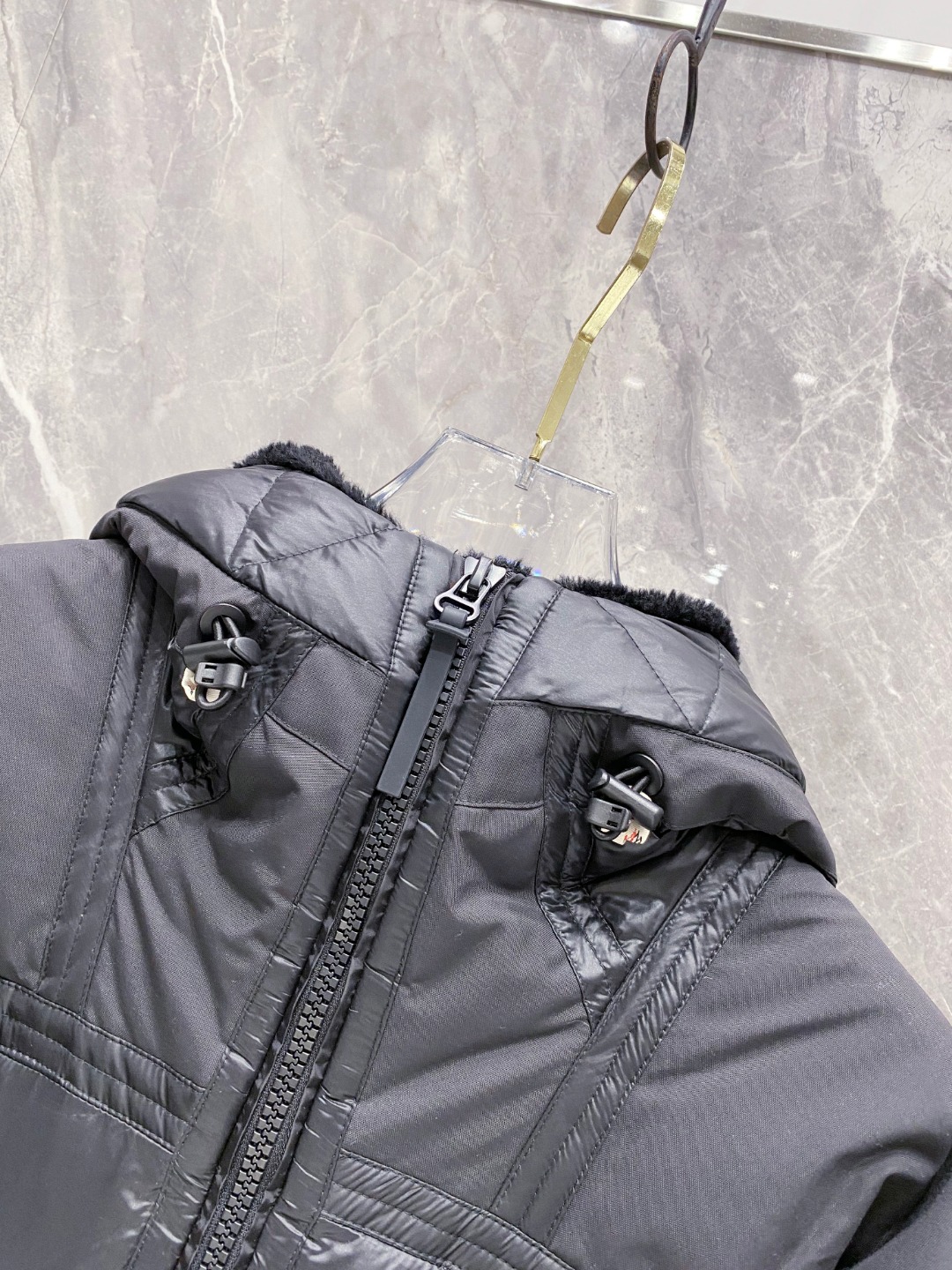 特级羽绒⬆️ Moncler Grenoble男士Morgins羊毛皮拼接里羽绒服.高端单品.原版购入开