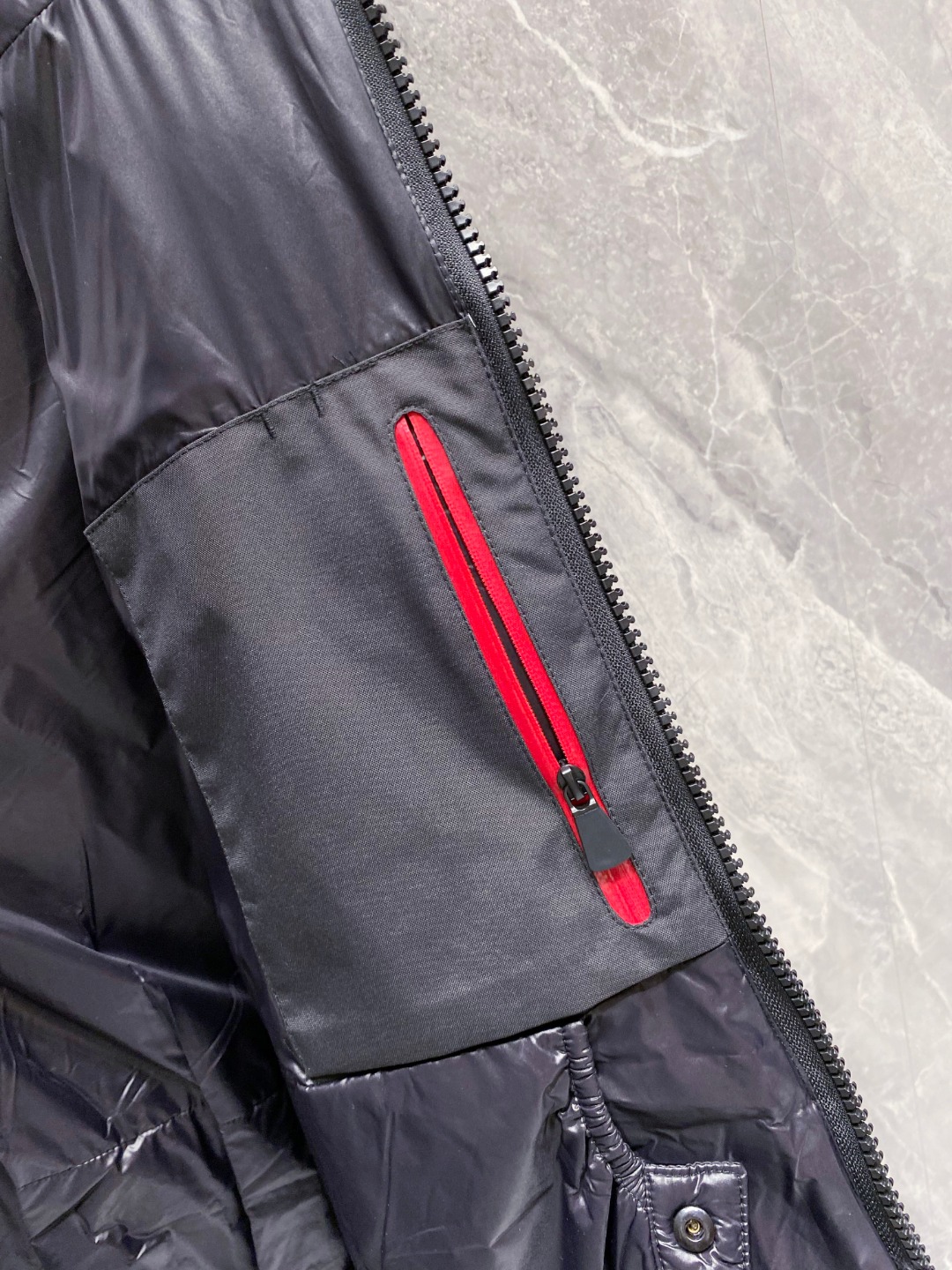 特级羽绒⬆️ Moncler Grenoble男士Morgins羊毛皮拼接里羽绒服.高端单品.原版购入开