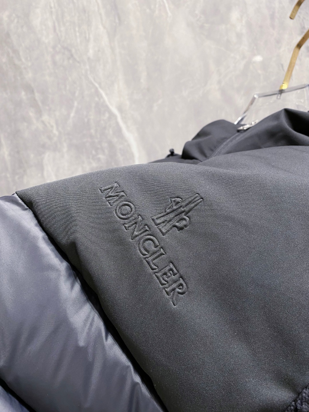 Moncler 蒙口 2025年秋冬新款羽绒服，针织连帽拼接羽绒服采用新国标95白鸭绒，秋冬新品内搭神器