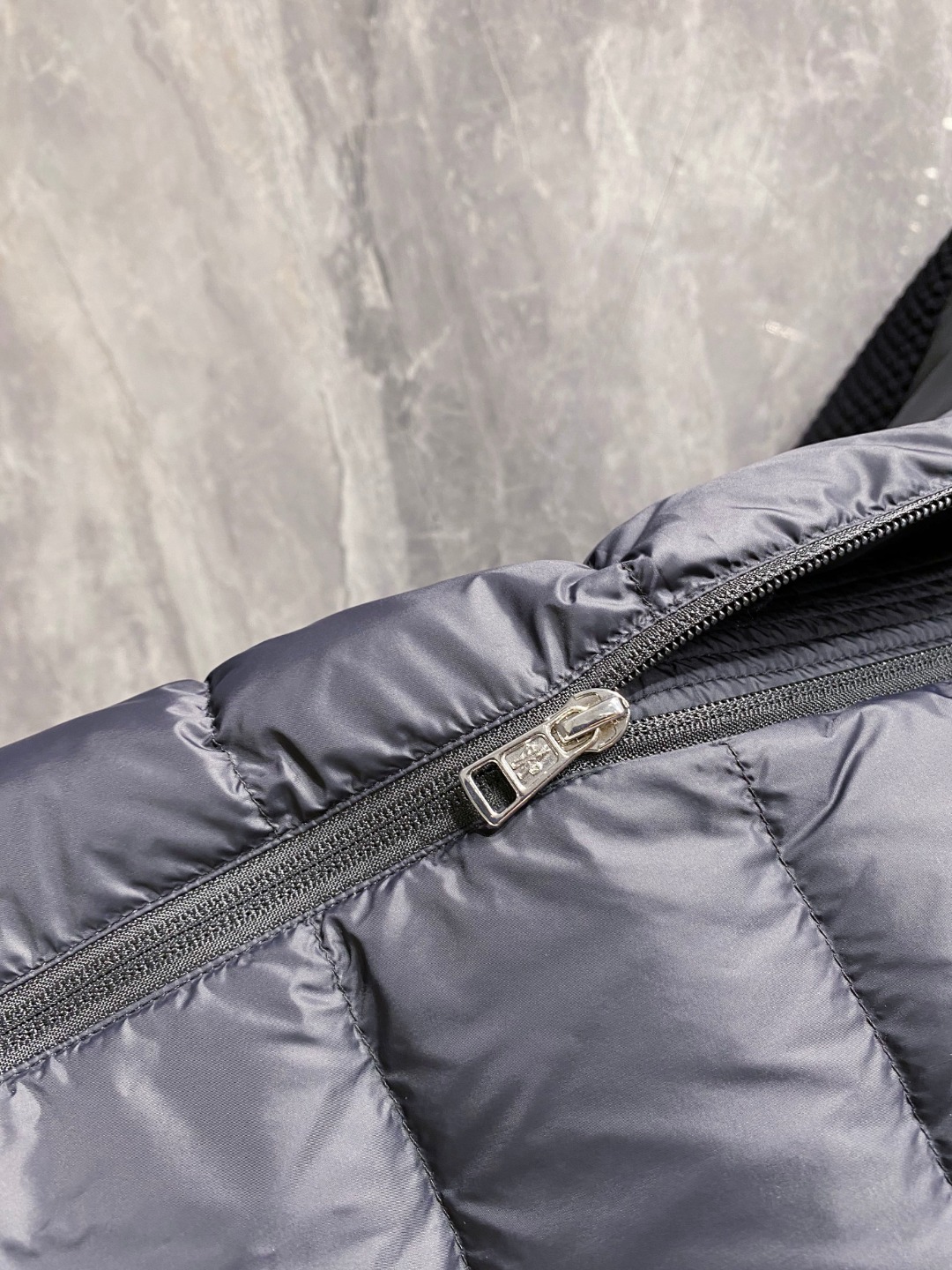 Moncler 蒙口 2025年秋冬新款羽绒服，针织连帽拼接羽绒服采用新国标95白鸭绒，秋冬新品内搭神器