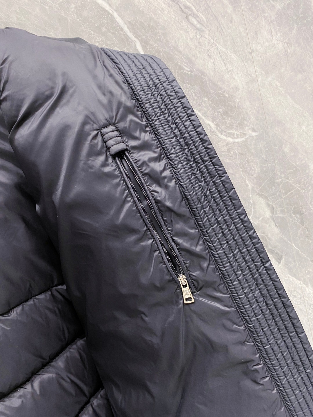 Moncler 蒙口 2025年秋冬新款羽绒服，针织连帽拼接羽绒服采用新国标95白鸭绒，秋冬新品内搭神器