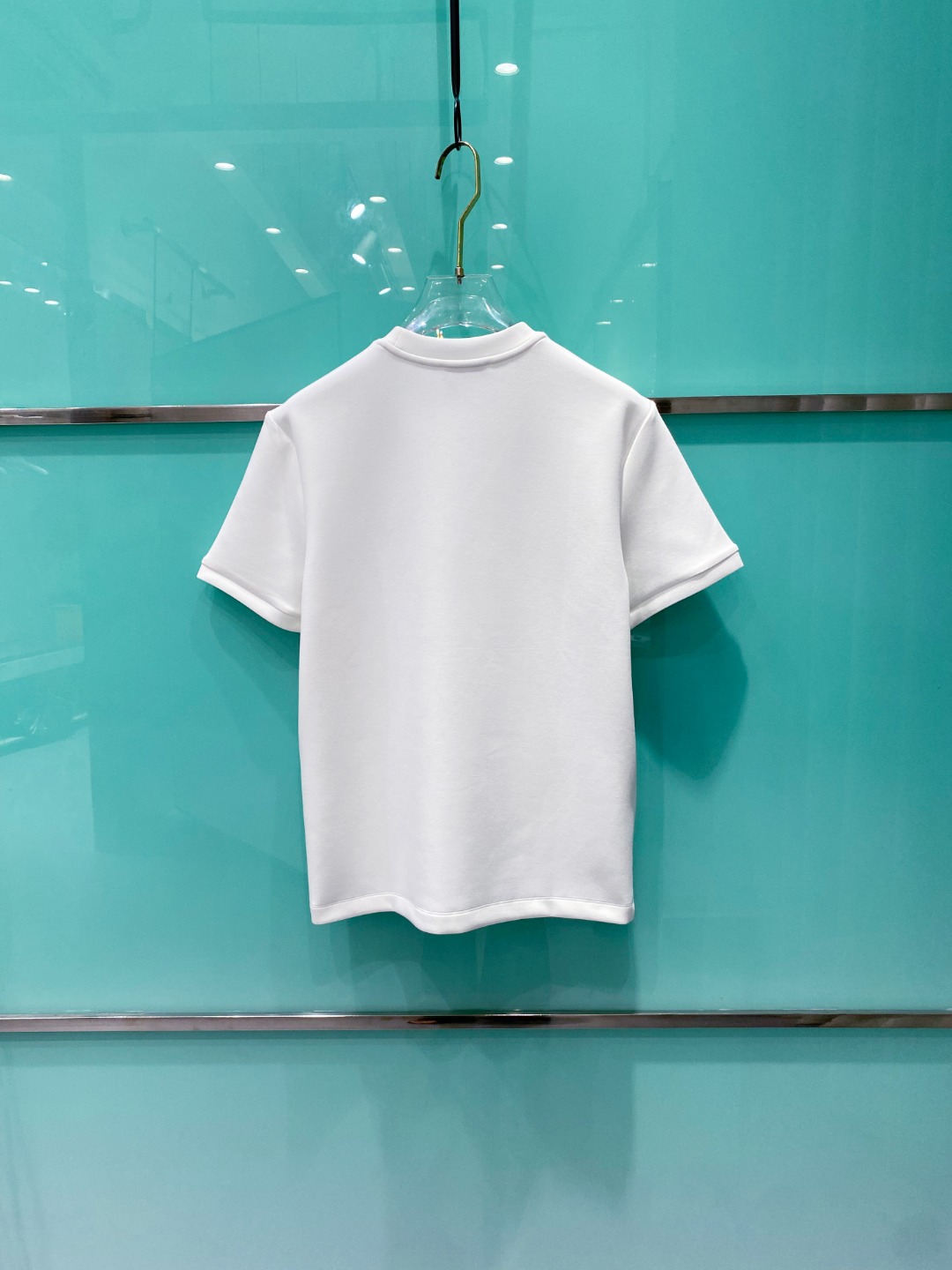 alo 2025秋冬太空棉字母刺绣logo时尚百搭打底圆领短袖衫，精致工艺面料，顶级元素融合打造，经典短