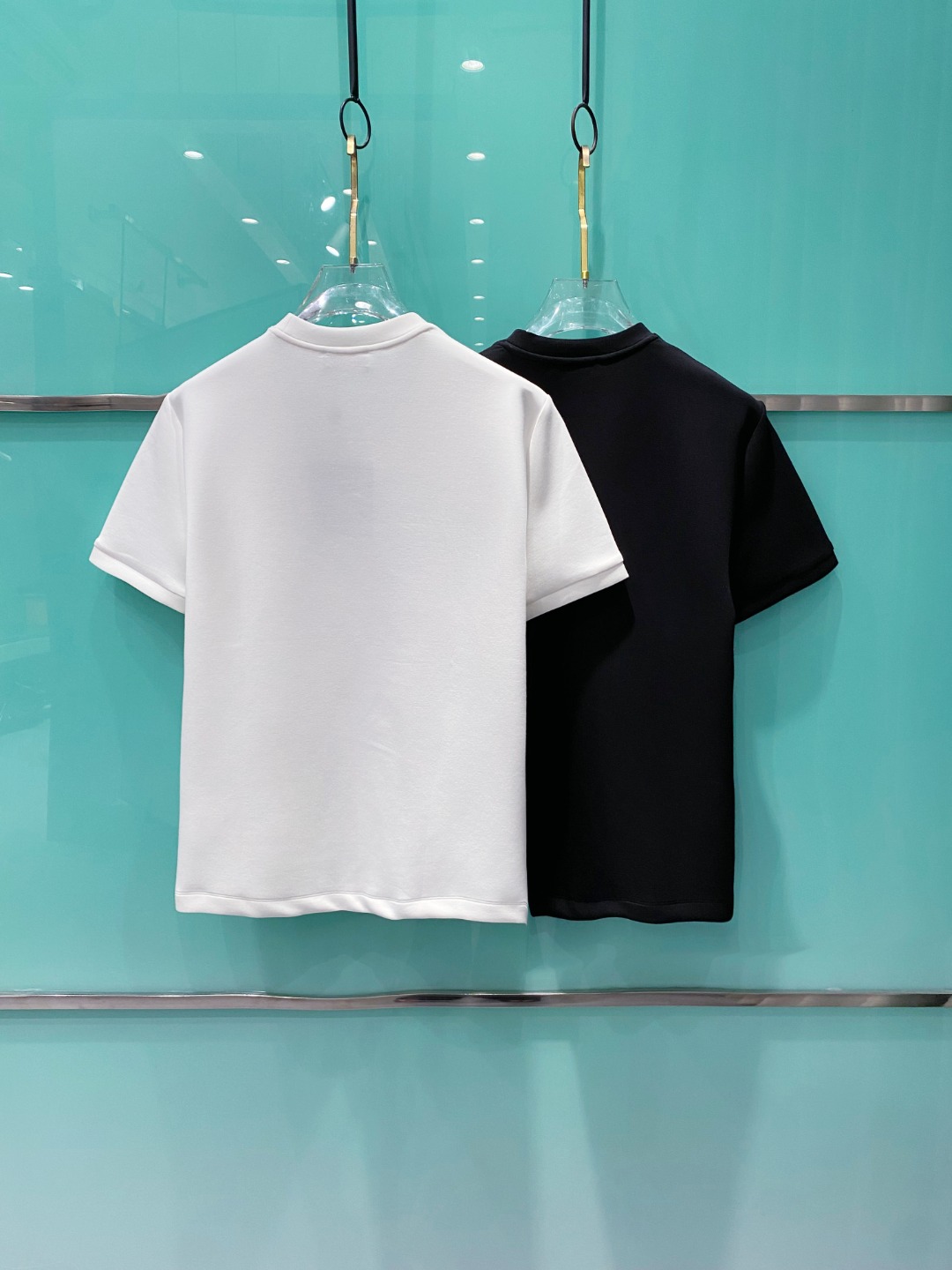 LV 2025秋冬太空棉字母刺绣logo时尚百搭打底圆领短袖衫，精致工艺面料，顶级元素融合打造，经典短袖