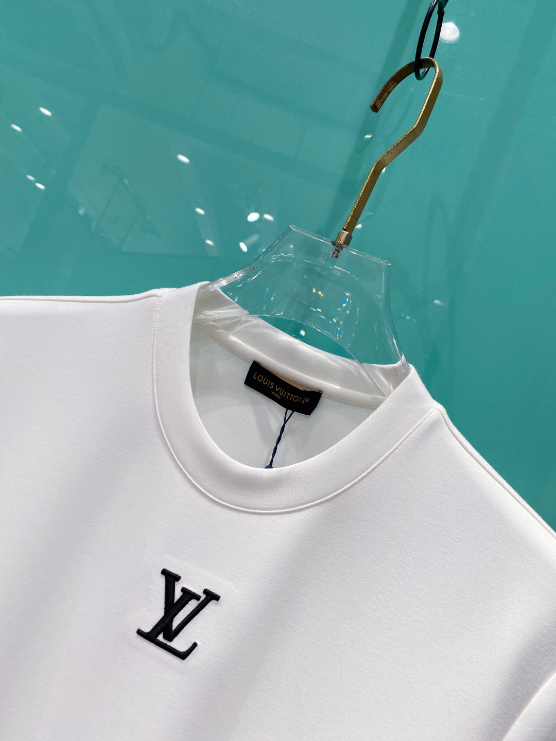 LV 2025秋冬太空棉字母刺绣logo时尚百搭打底圆领短袖衫，精致工艺面料，顶级元素融合打造，经典短袖