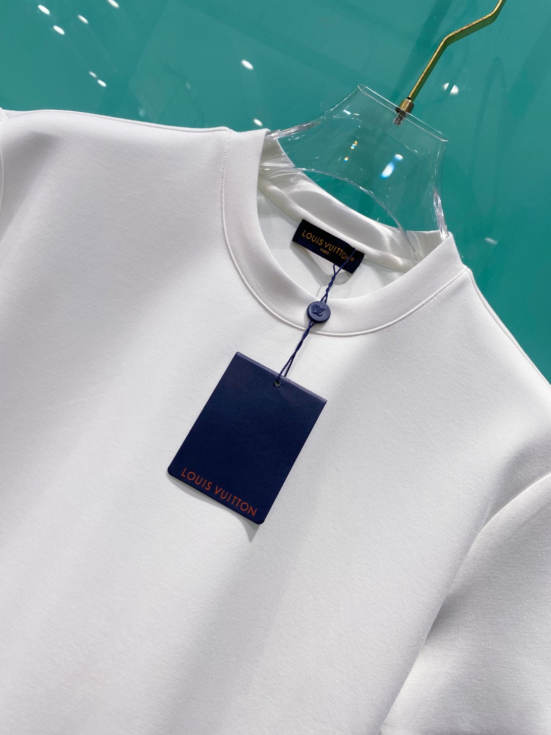 LV 2025秋冬太空棉字母刺绣logo时尚百搭打底圆领短袖衫，精致工艺面料，顶级元素融合打造，经典短袖