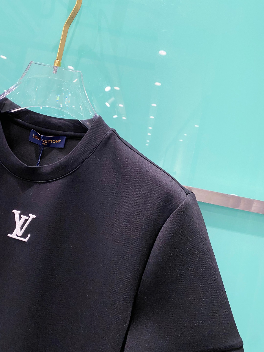 LV 2025秋冬太空棉字母刺绣logo时尚百搭打底圆领短袖衫，精致工艺面料，顶级元素融合打造，经典短袖