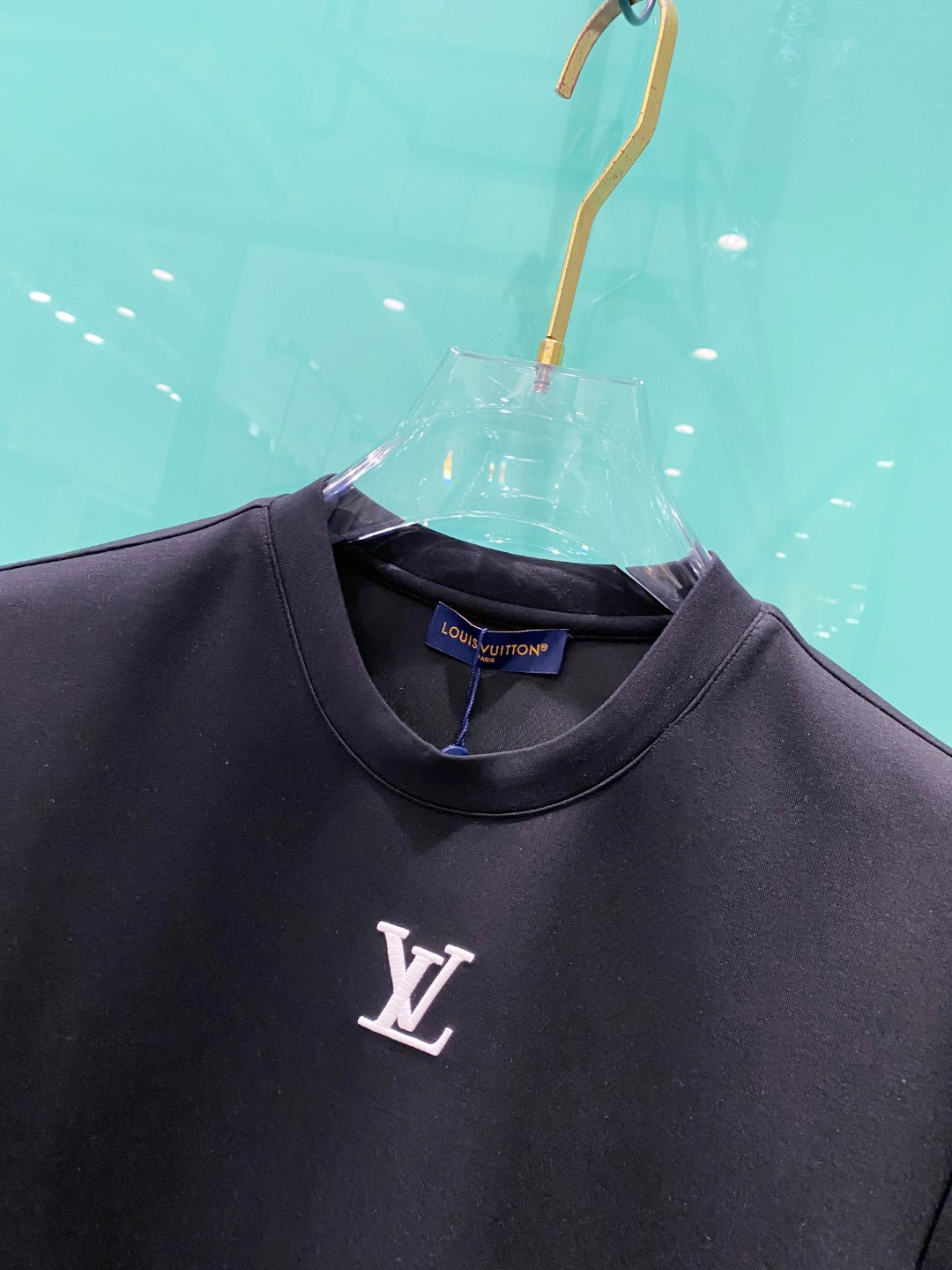 LV 2025秋冬太空棉字母刺绣logo时尚百搭打底圆领短袖衫，精致工艺面料，顶级元素融合打造，经典短袖