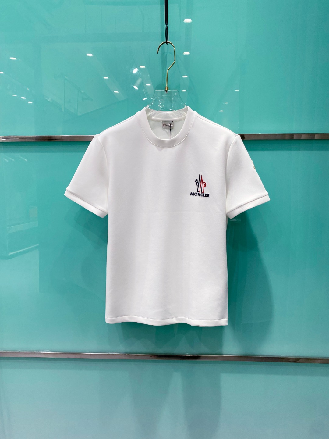 MON#CLER 蒙口 2025秋冬太空棉字母刺绣logo时尚百搭打底圆领短袖衫，精致工艺面料，顶级元素
