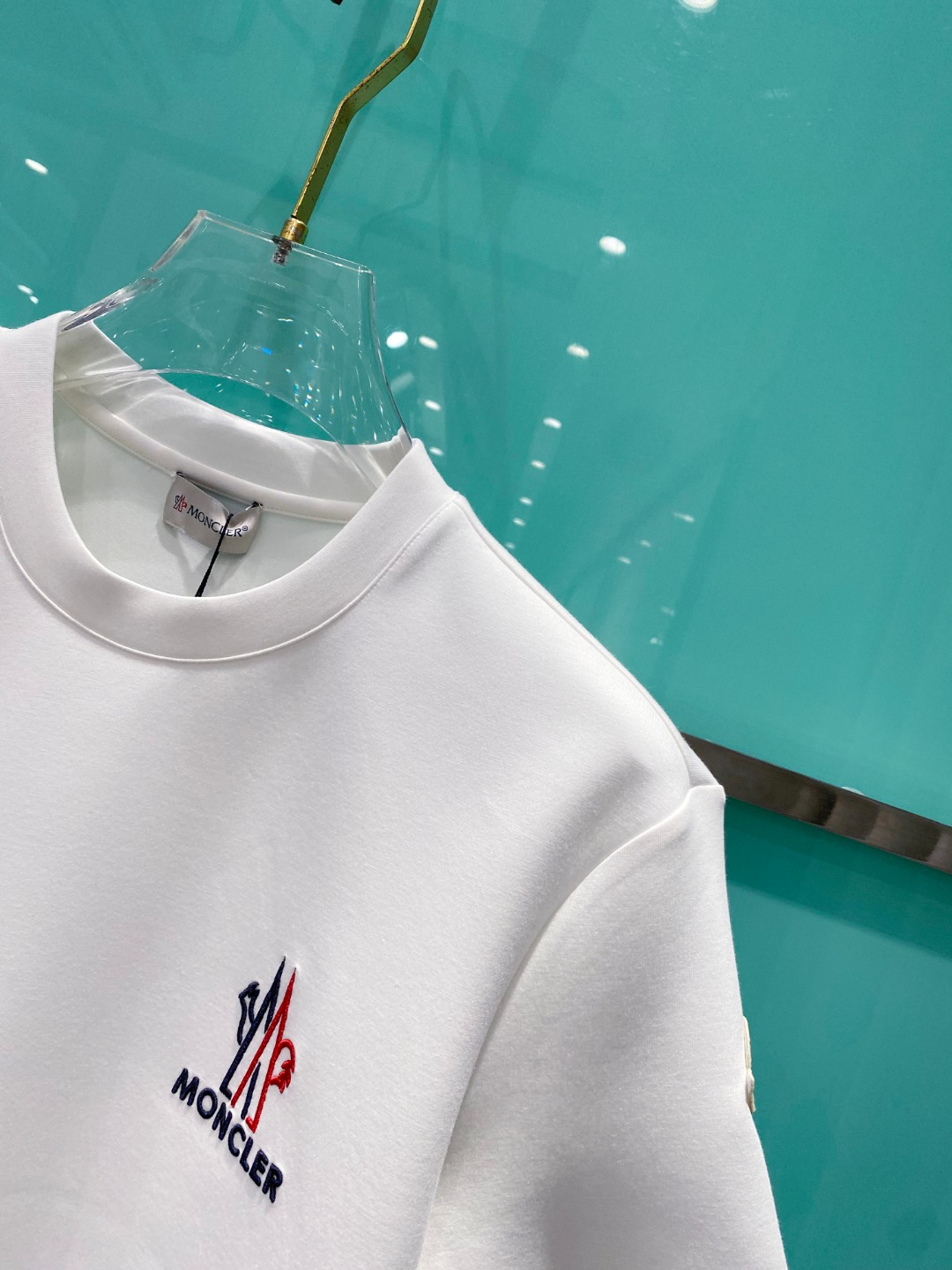 MON#CLER 蒙口 2025秋冬太空棉字母刺绣logo时尚百搭打底圆领短袖衫，精致工艺面料，顶级元素