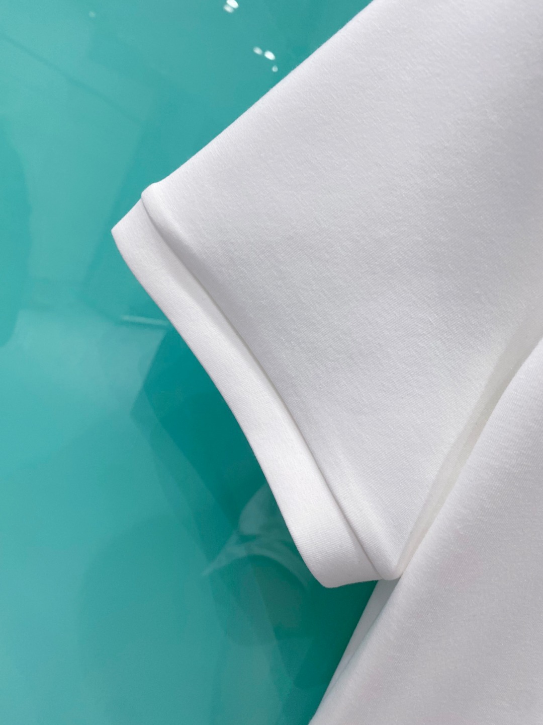 MON#CLER 蒙口 2025秋冬太空棉字母刺绣logo时尚百搭打底圆领短袖衫，精致工艺面料，顶级元素